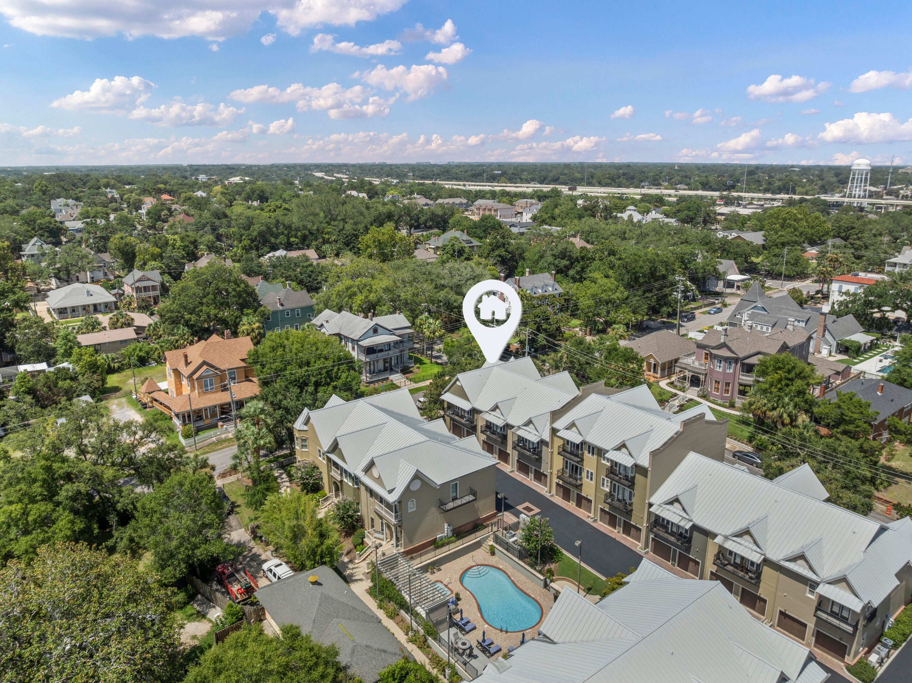 COURT OF NORTH HILL - Residential