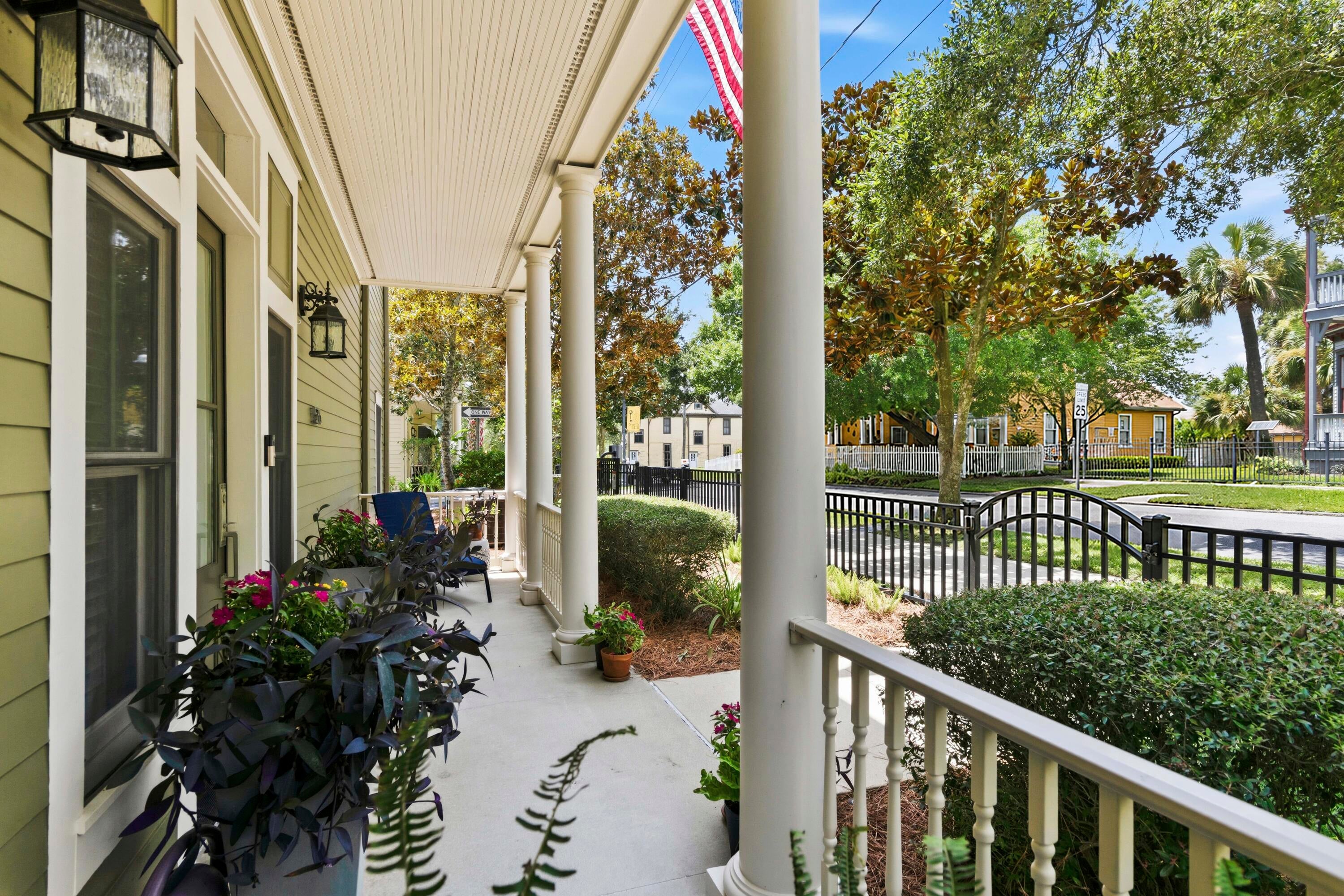 COURT OF NORTH HILL - Residential