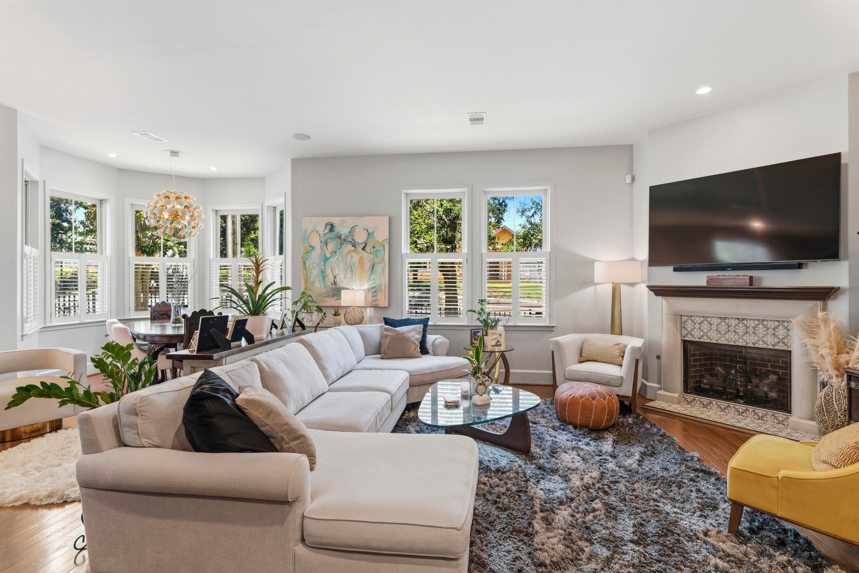 COURT OF NORTH HILL - Residential