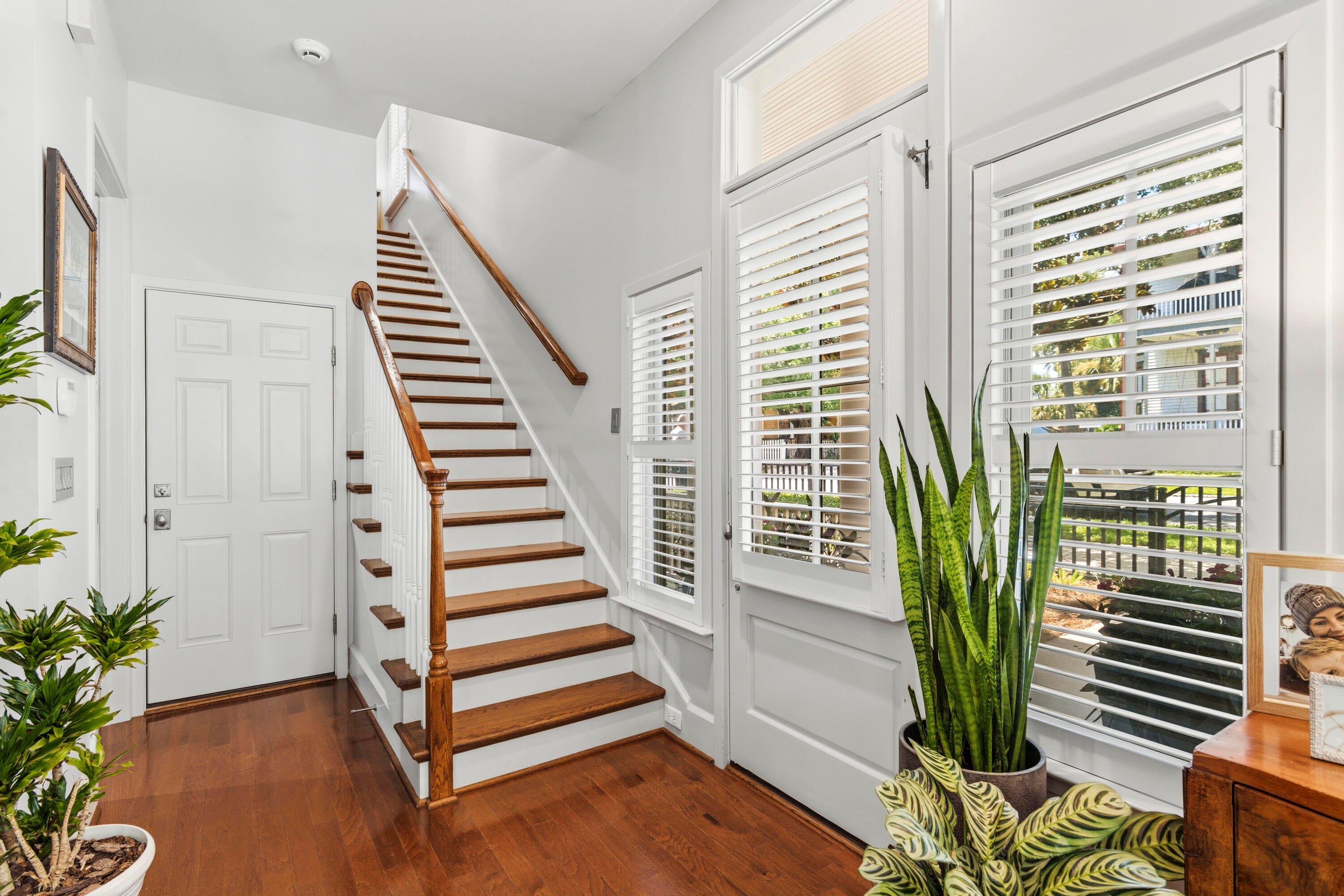 COURT OF NORTH HILL - Residential