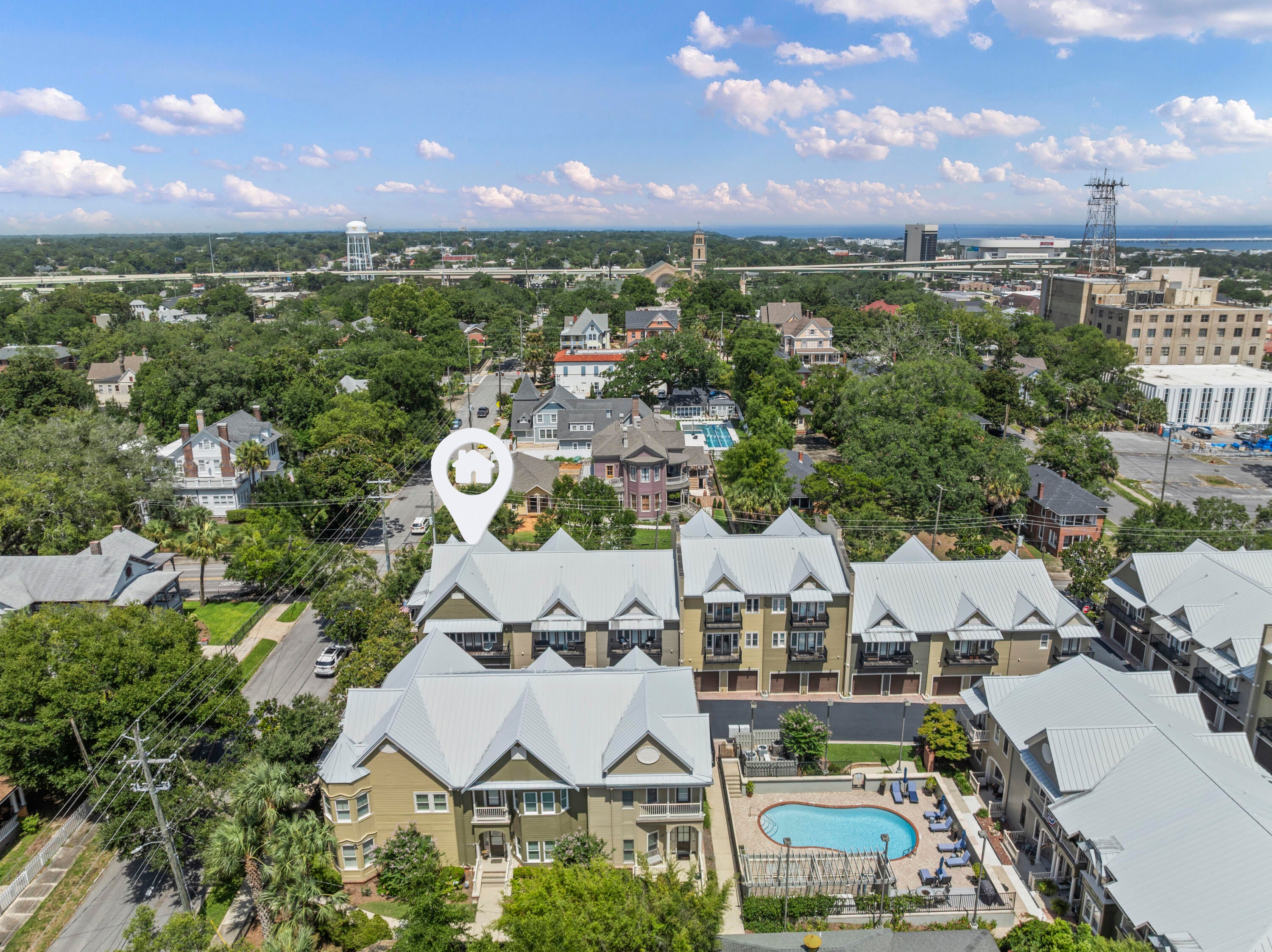 COURT OF NORTH HILL - Residential