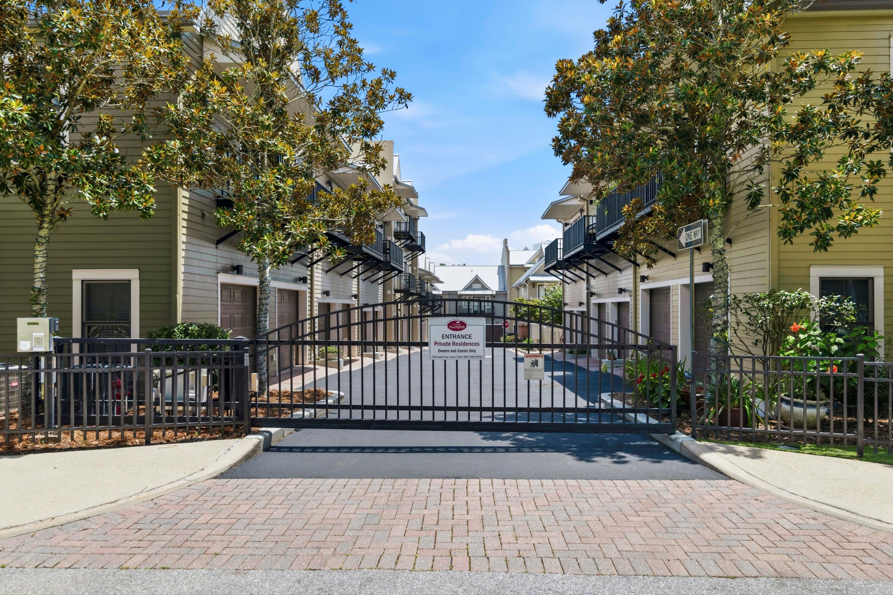 COURT OF NORTH HILL - Residential