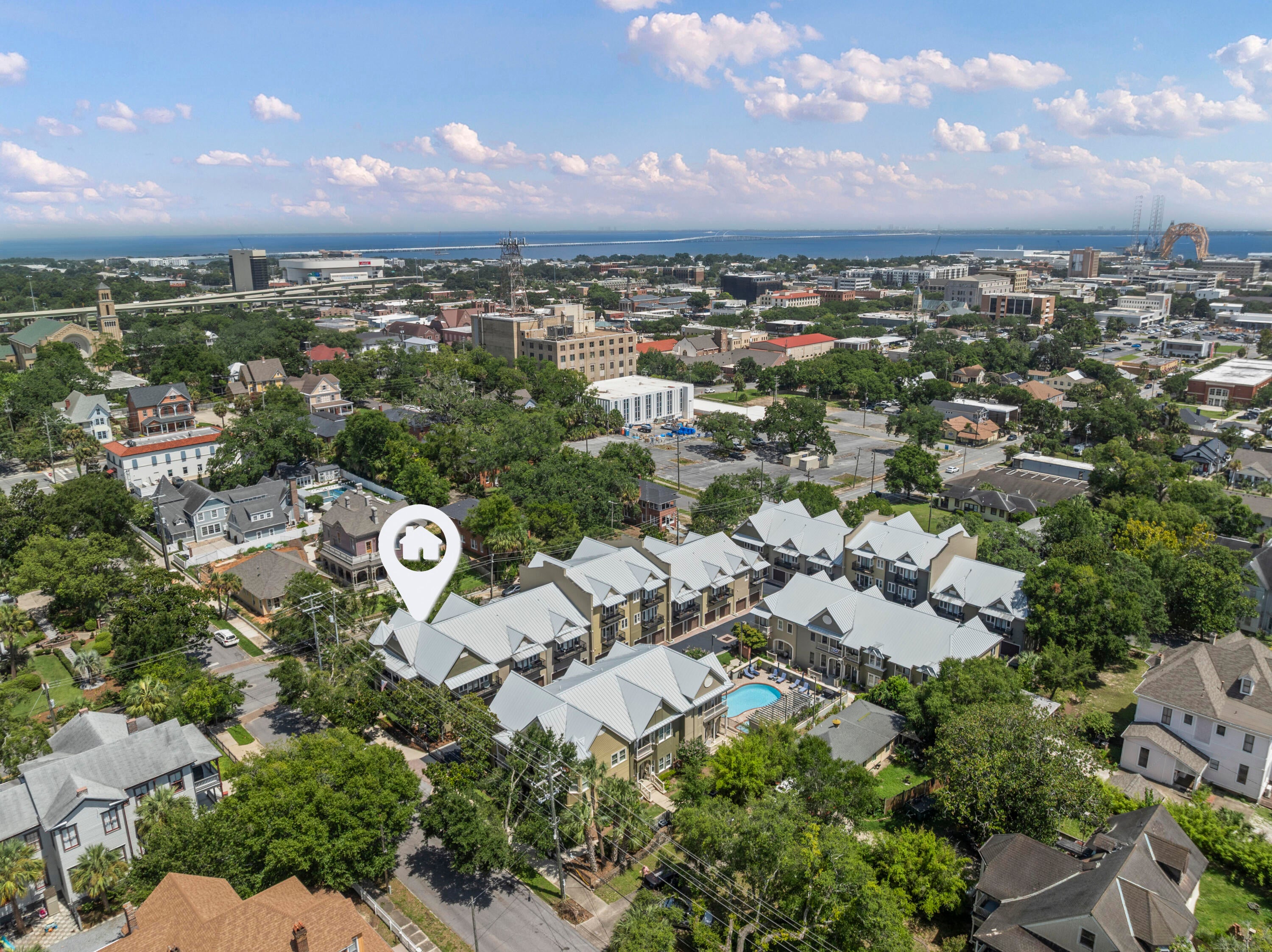 COURT OF NORTH HILL - Residential