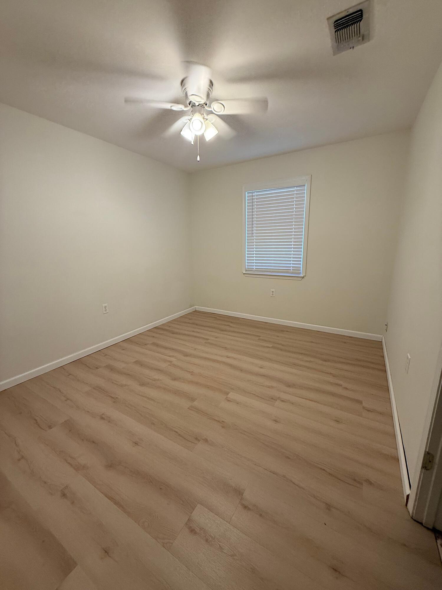 MARY ESTHER MANOR - Residential Lease