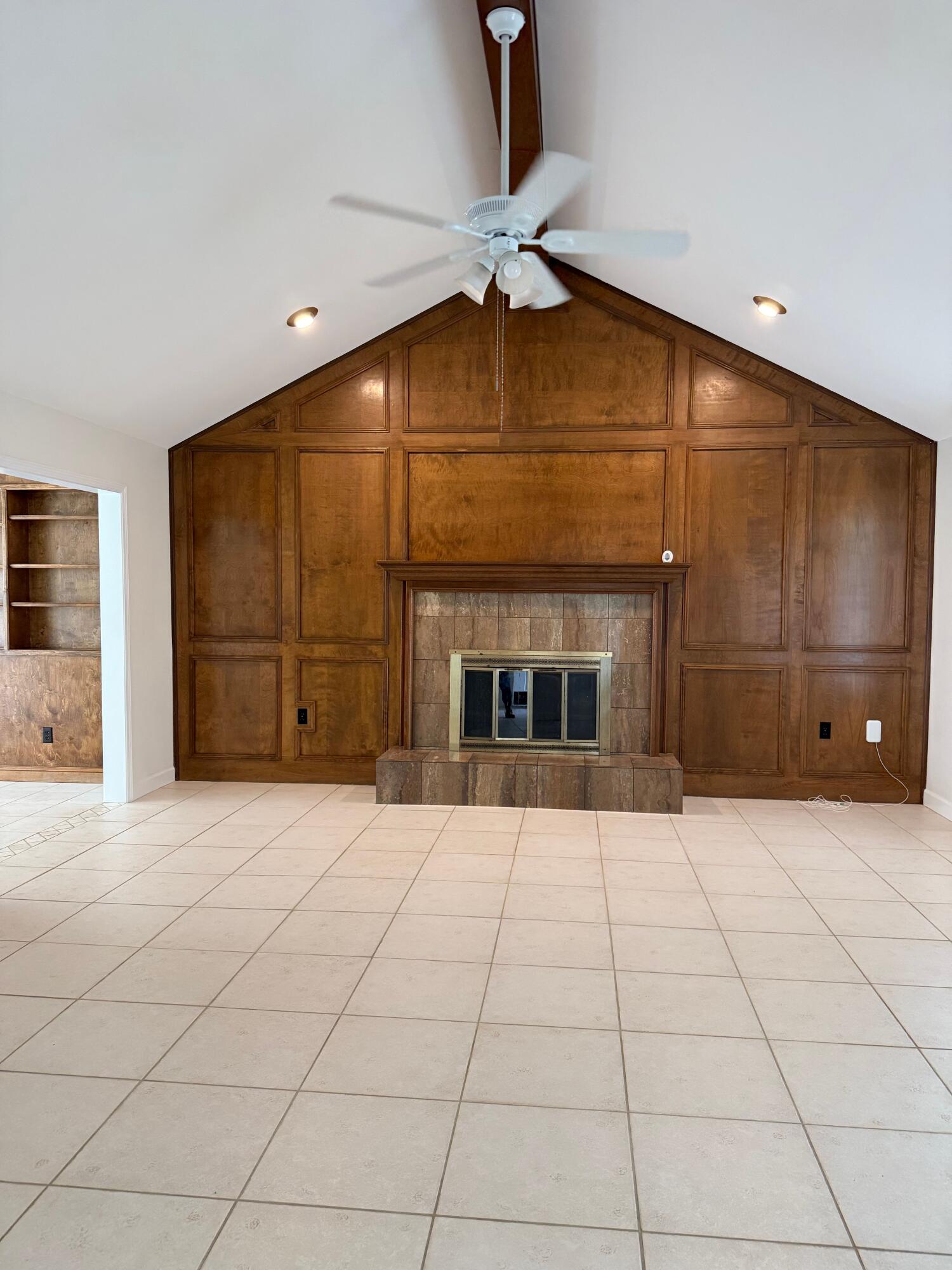 MARY ESTHER MANOR - Residential Lease