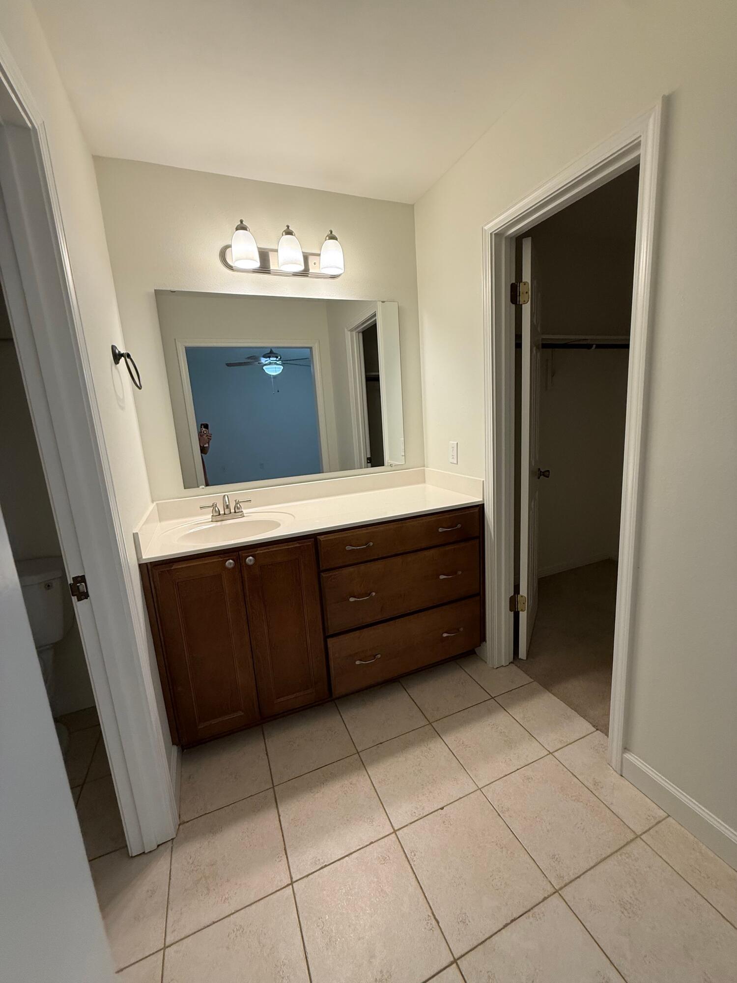 MARY ESTHER MANOR - Residential Lease