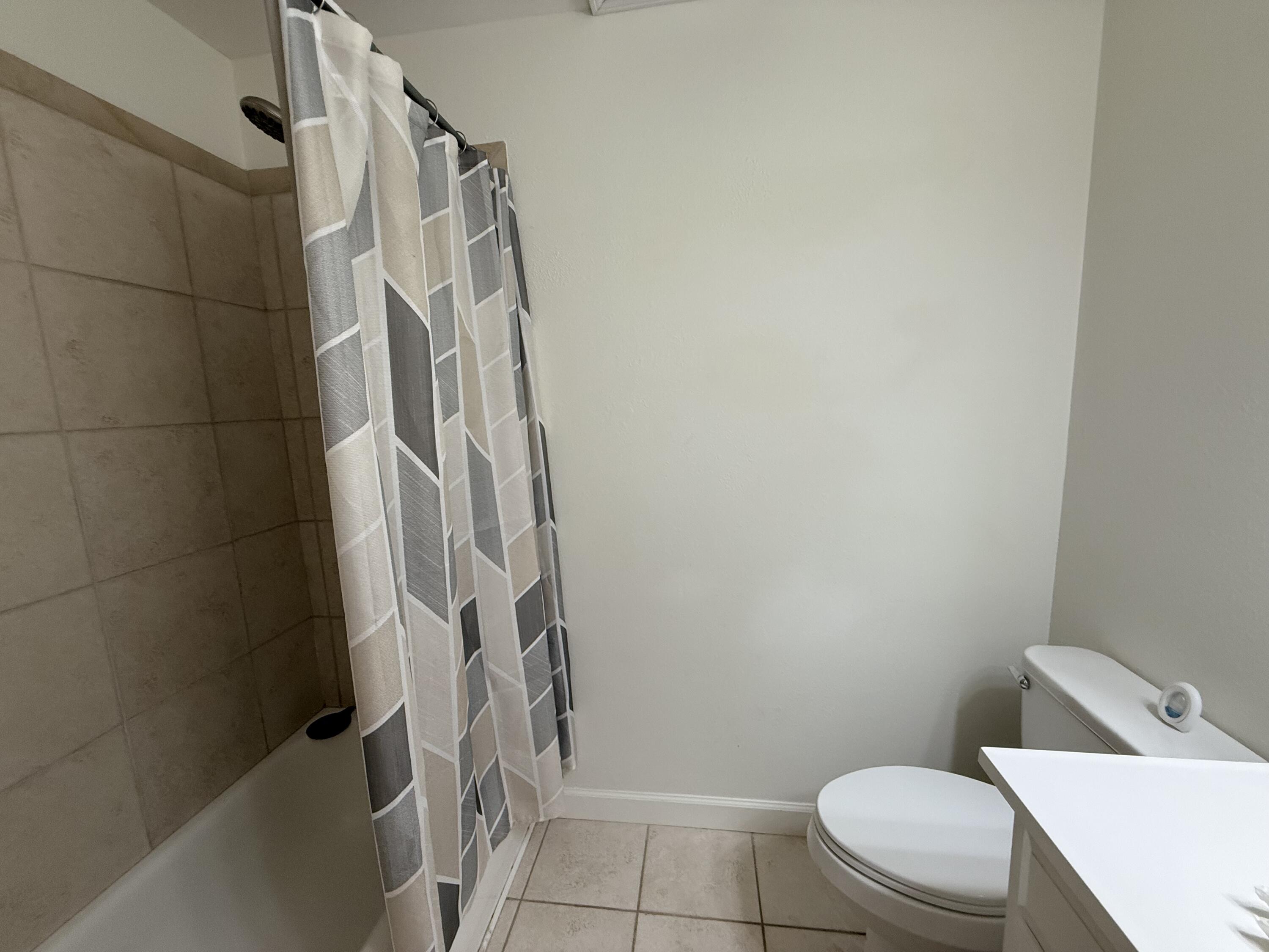 MARY ESTHER MANOR - Residential Lease