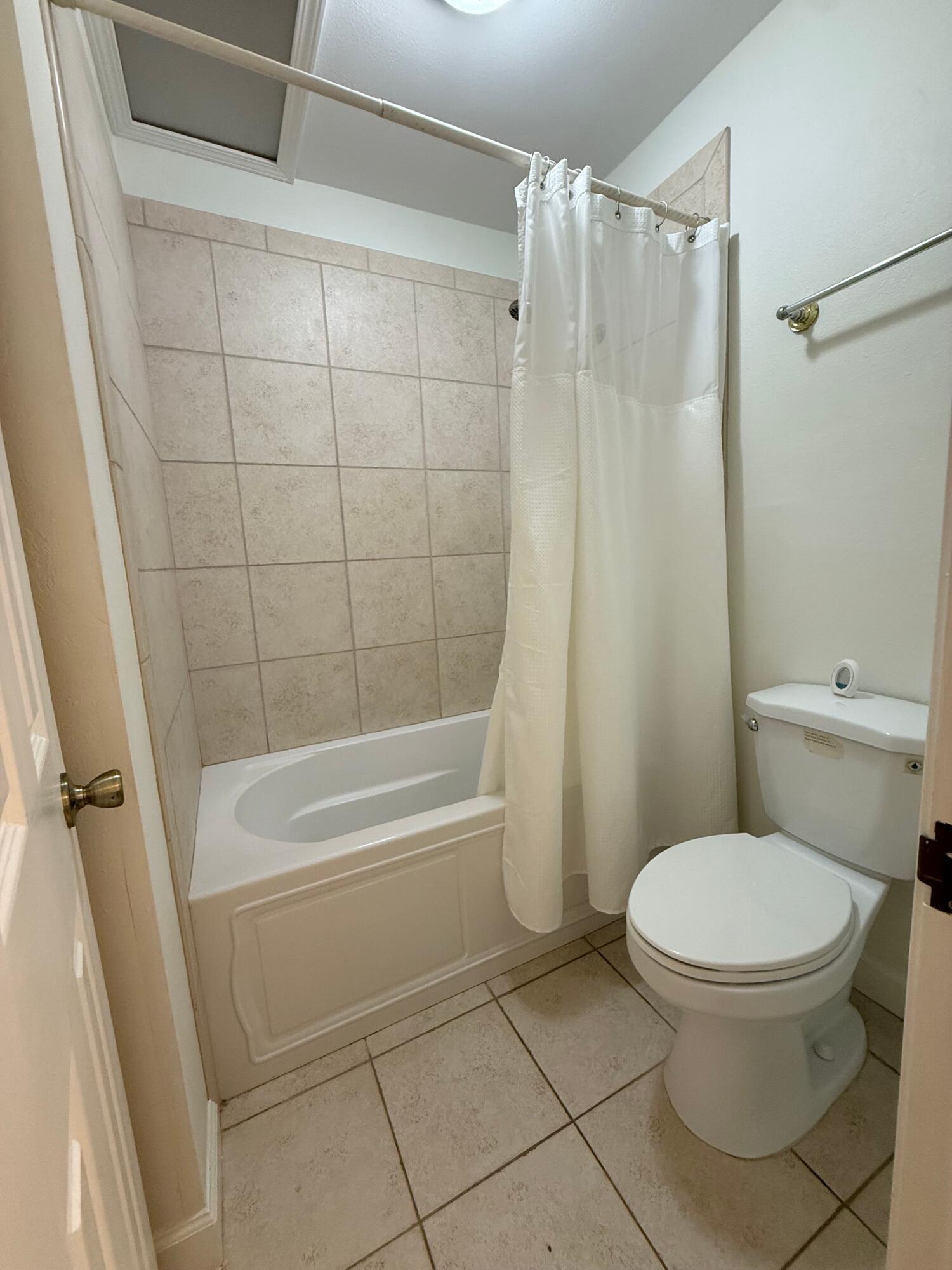 MARY ESTHER MANOR - Residential Lease
