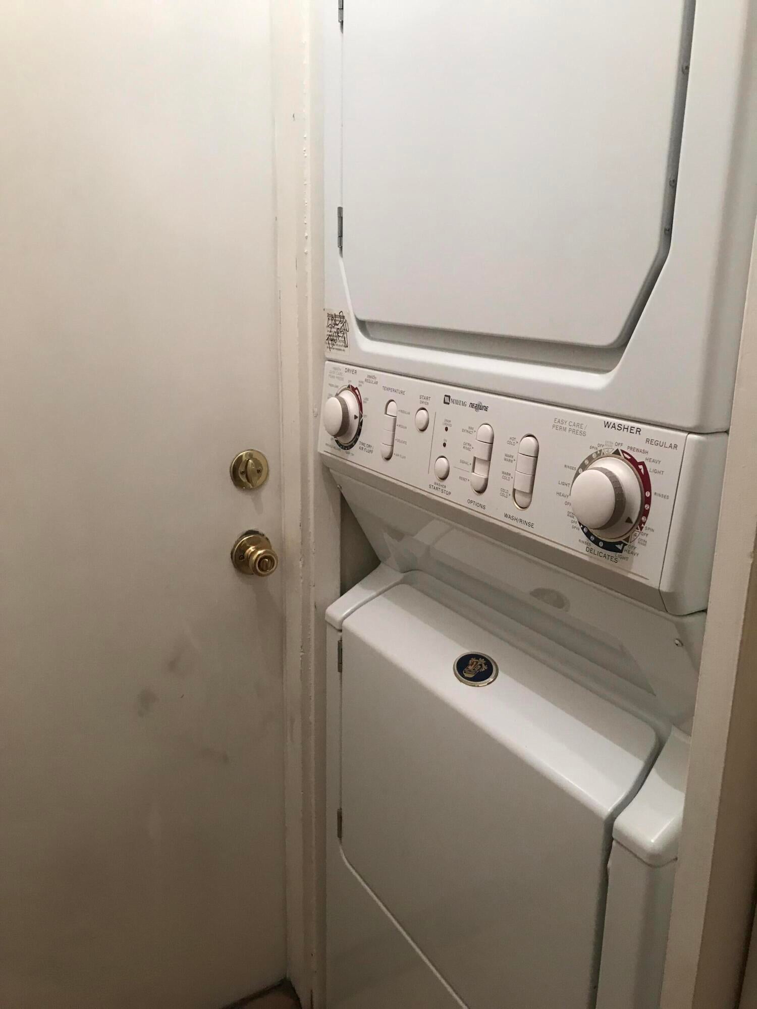 INDIAN HILLS - Residential Lease