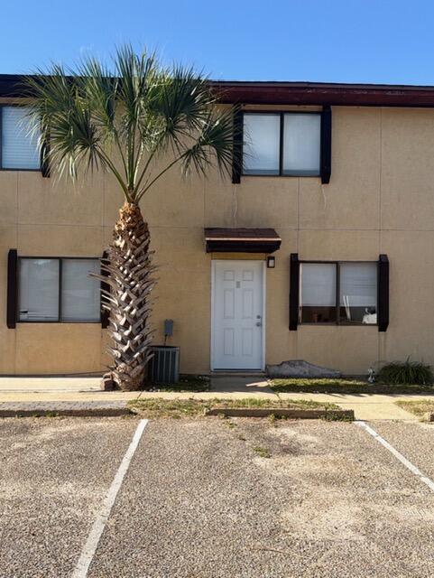 Great 2 bedroom 1 and a half bath town house in central Destin. Has a private fenced in patio and backyard. Both bedrooms are on the 2nd floor along with full bath. Half Bath is on 1st floor off the kitchen next to laundry room. Features separate Dining Room, and Spacious Living area. Has hardwood flooring on stairs and in both bedrooms. Kitchen has beautiful dark wood cabinets.
