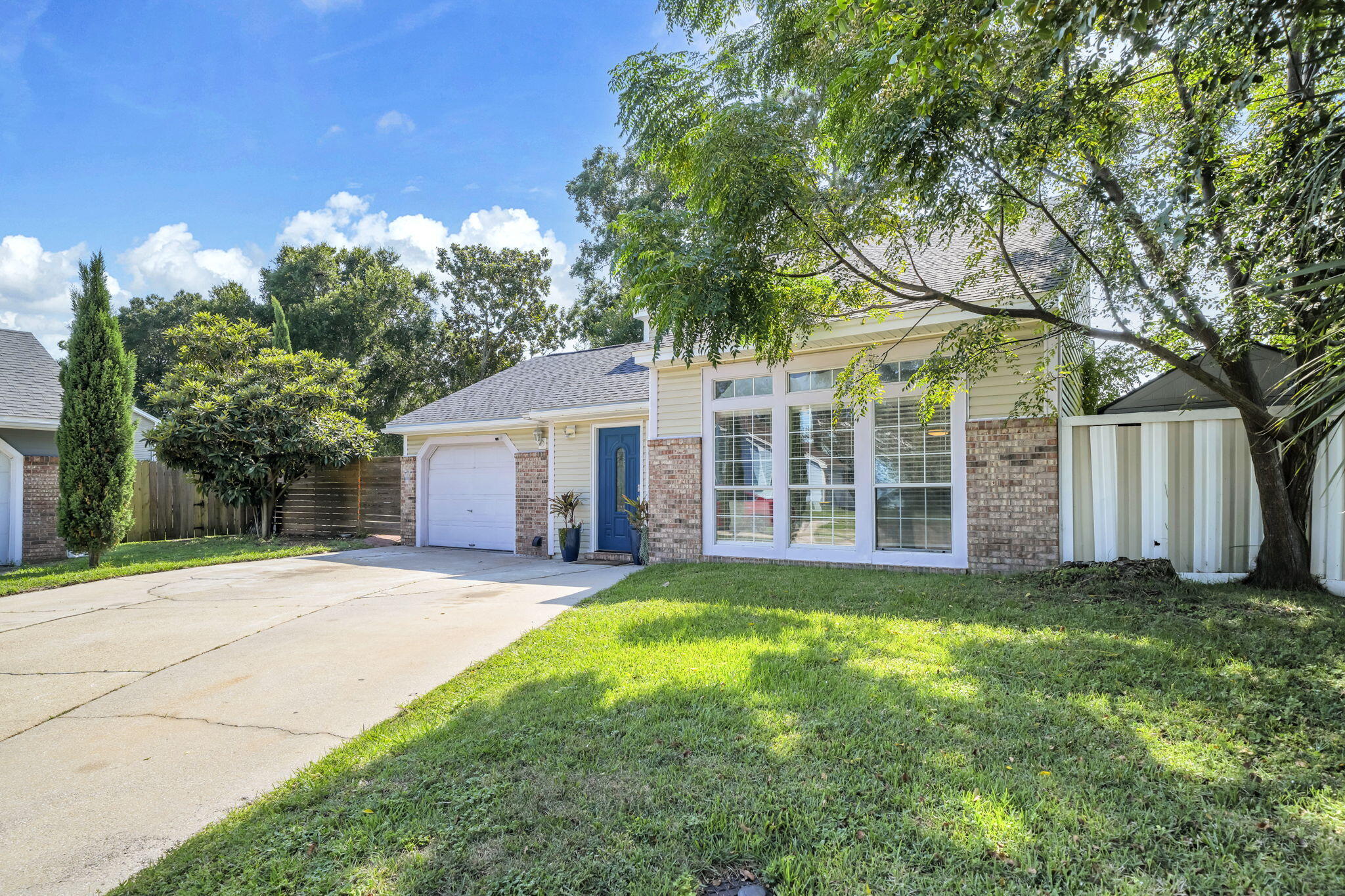 CANTERBURY WOODS - Residential