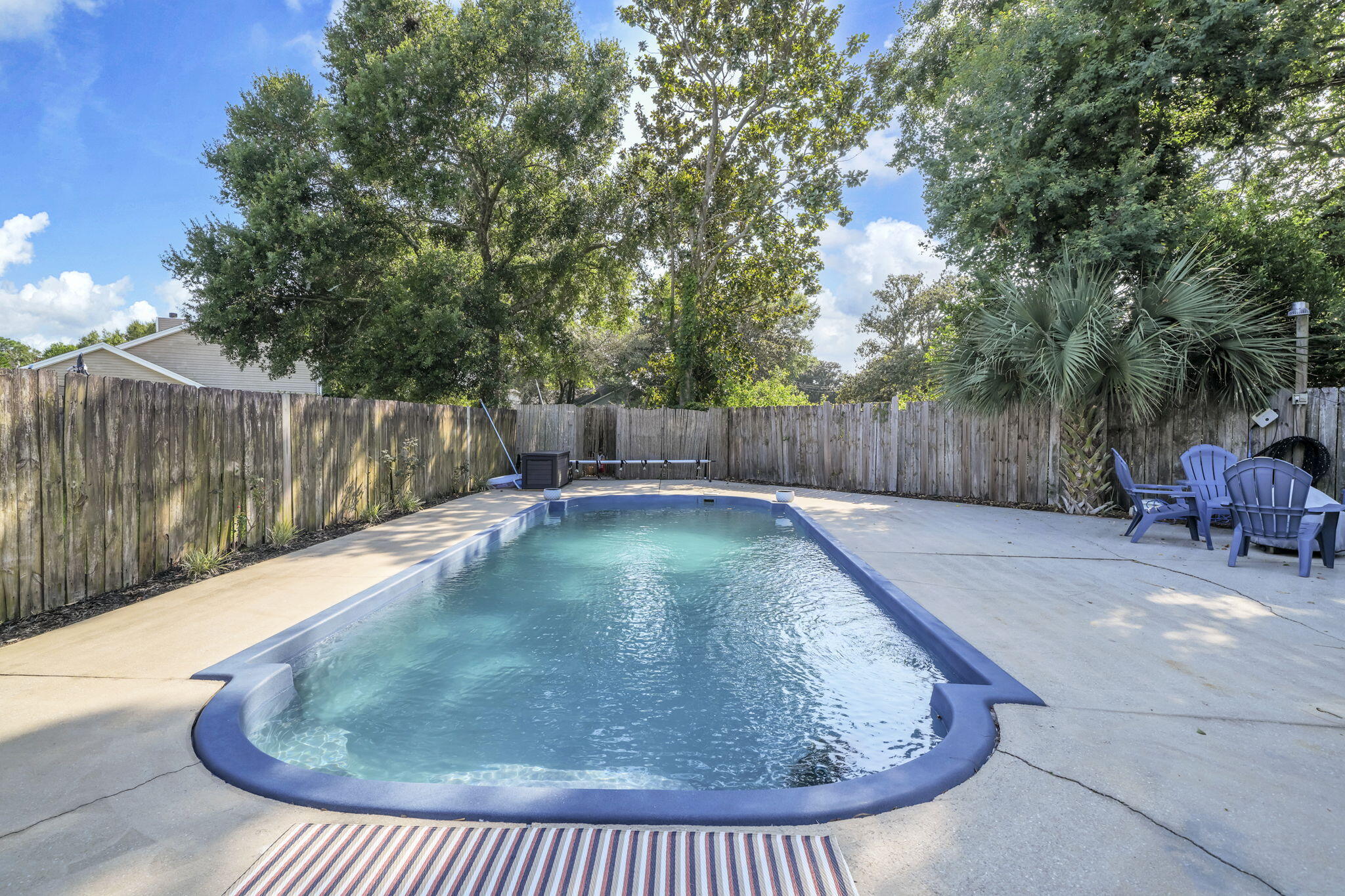 CANTERBURY WOODS - Residential