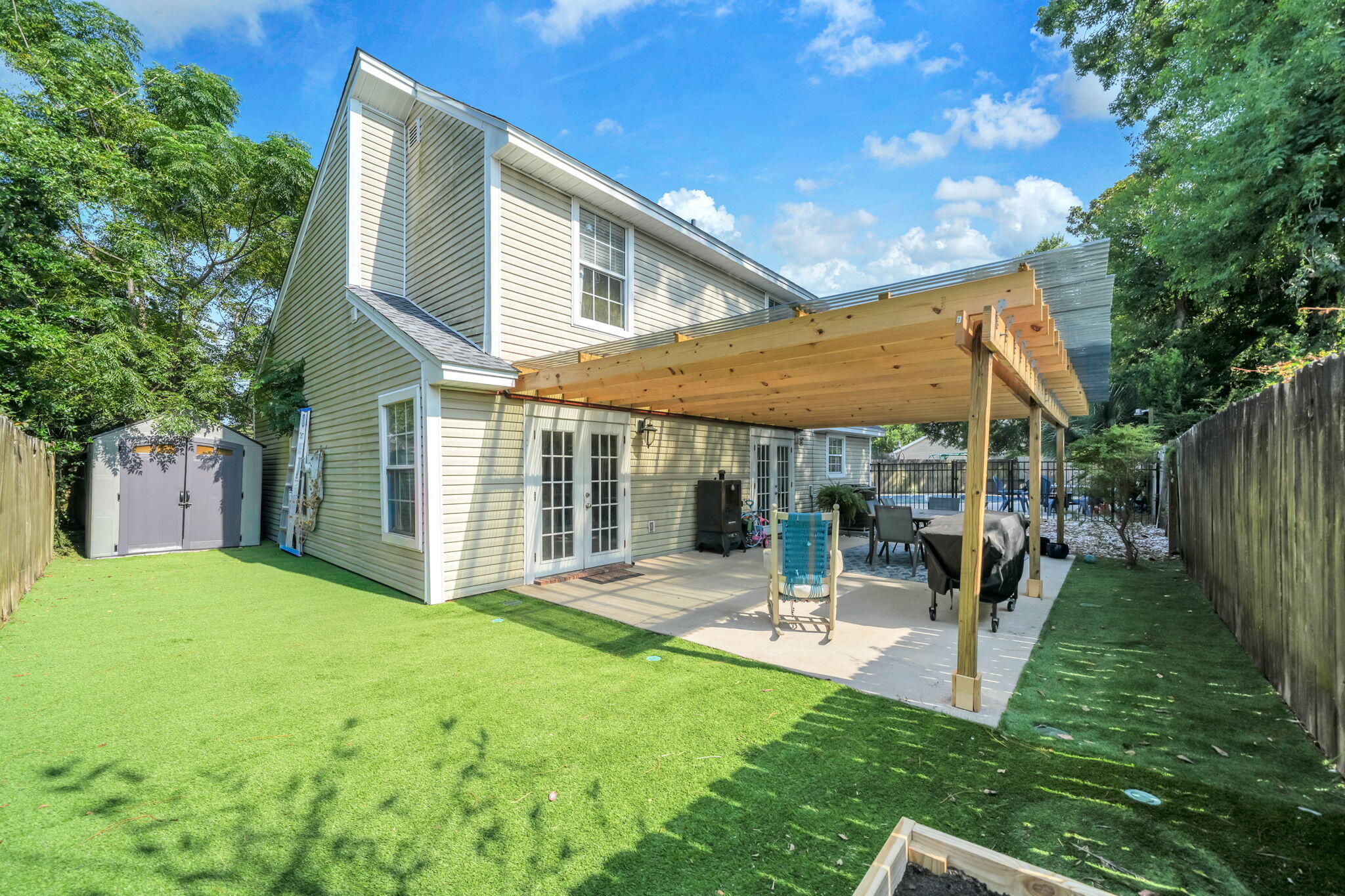 CANTERBURY WOODS - Residential