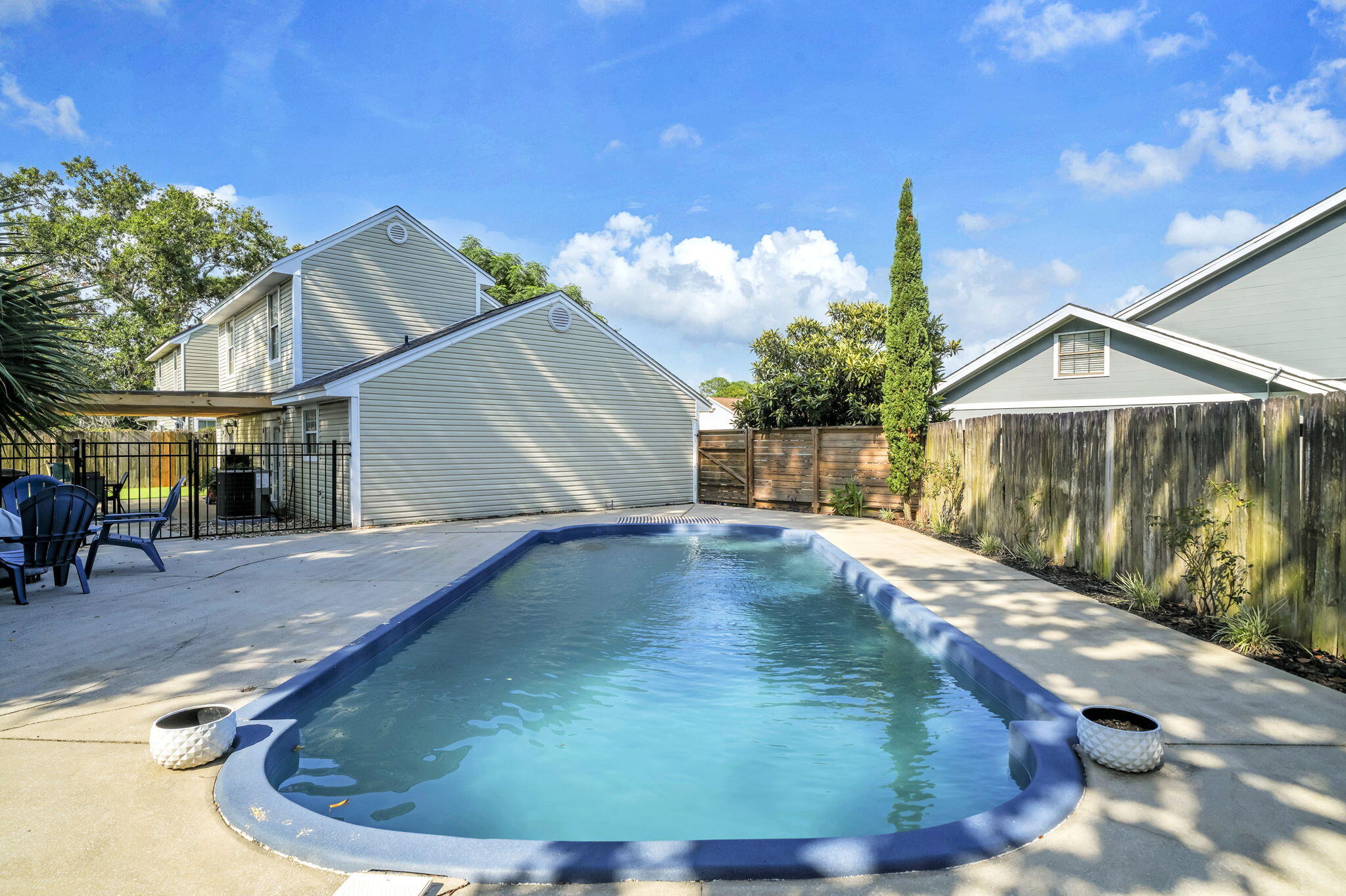 CANTERBURY WOODS - Residential
