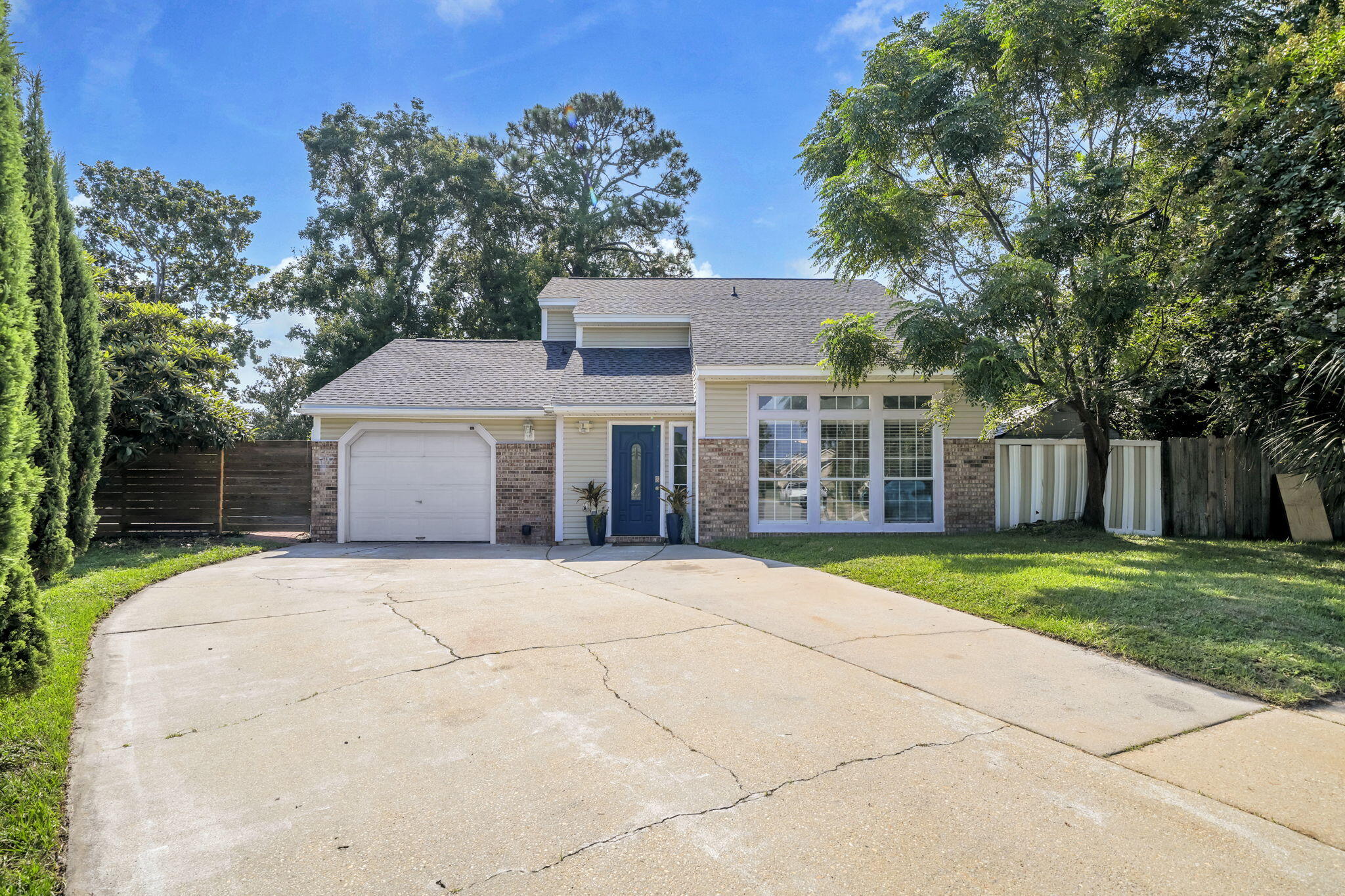 CANTERBURY WOODS - Residential