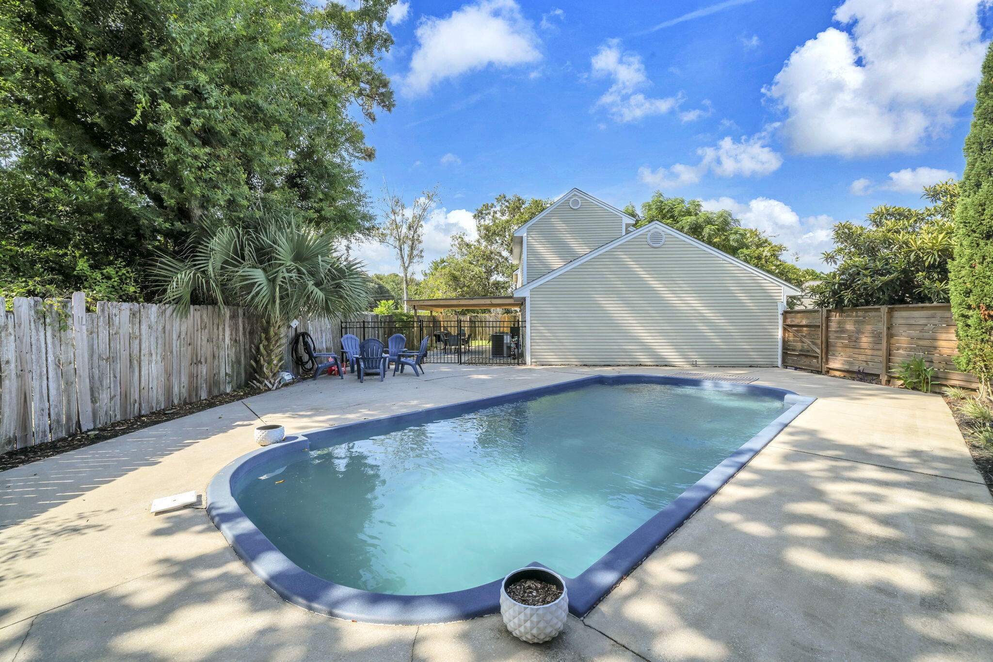CANTERBURY WOODS - Residential