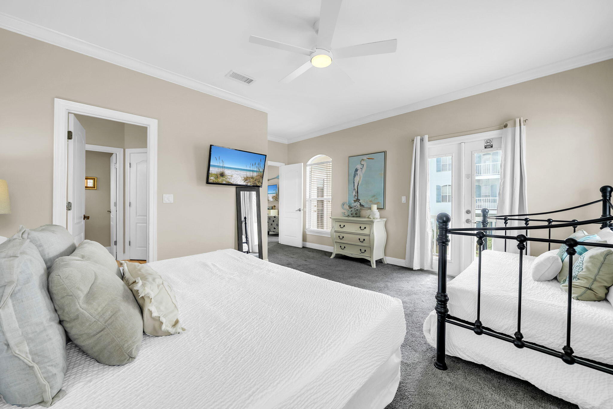 EMERALD SHORES - Residential