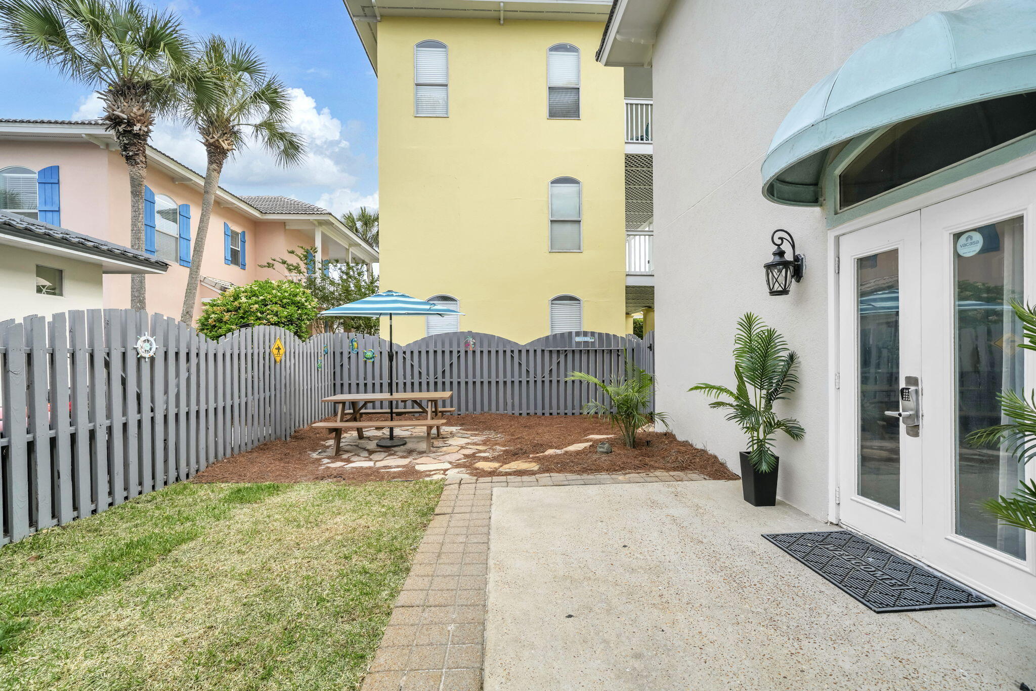 EMERALD SHORES - Residential