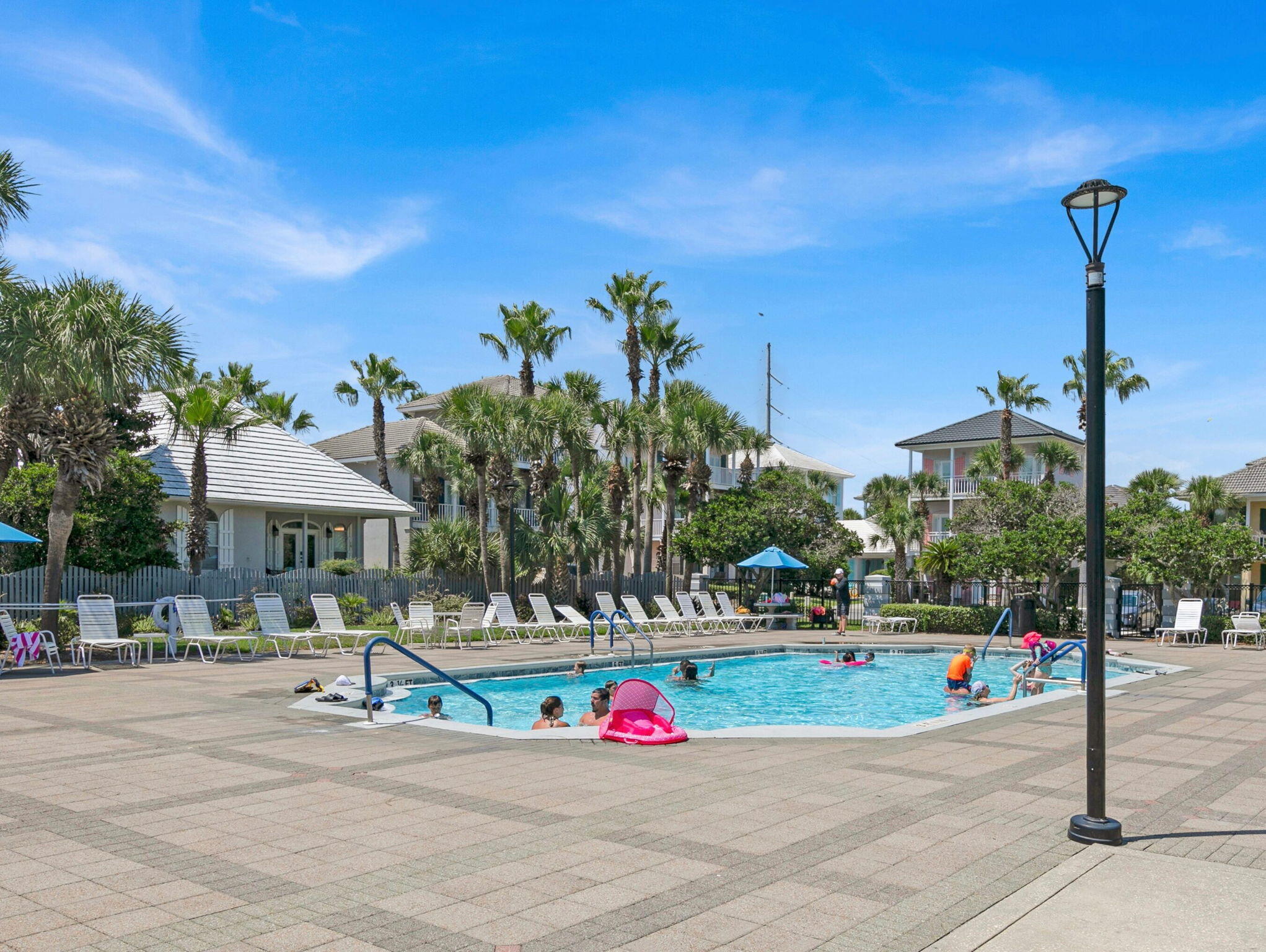 EMERALD SHORES - Residential