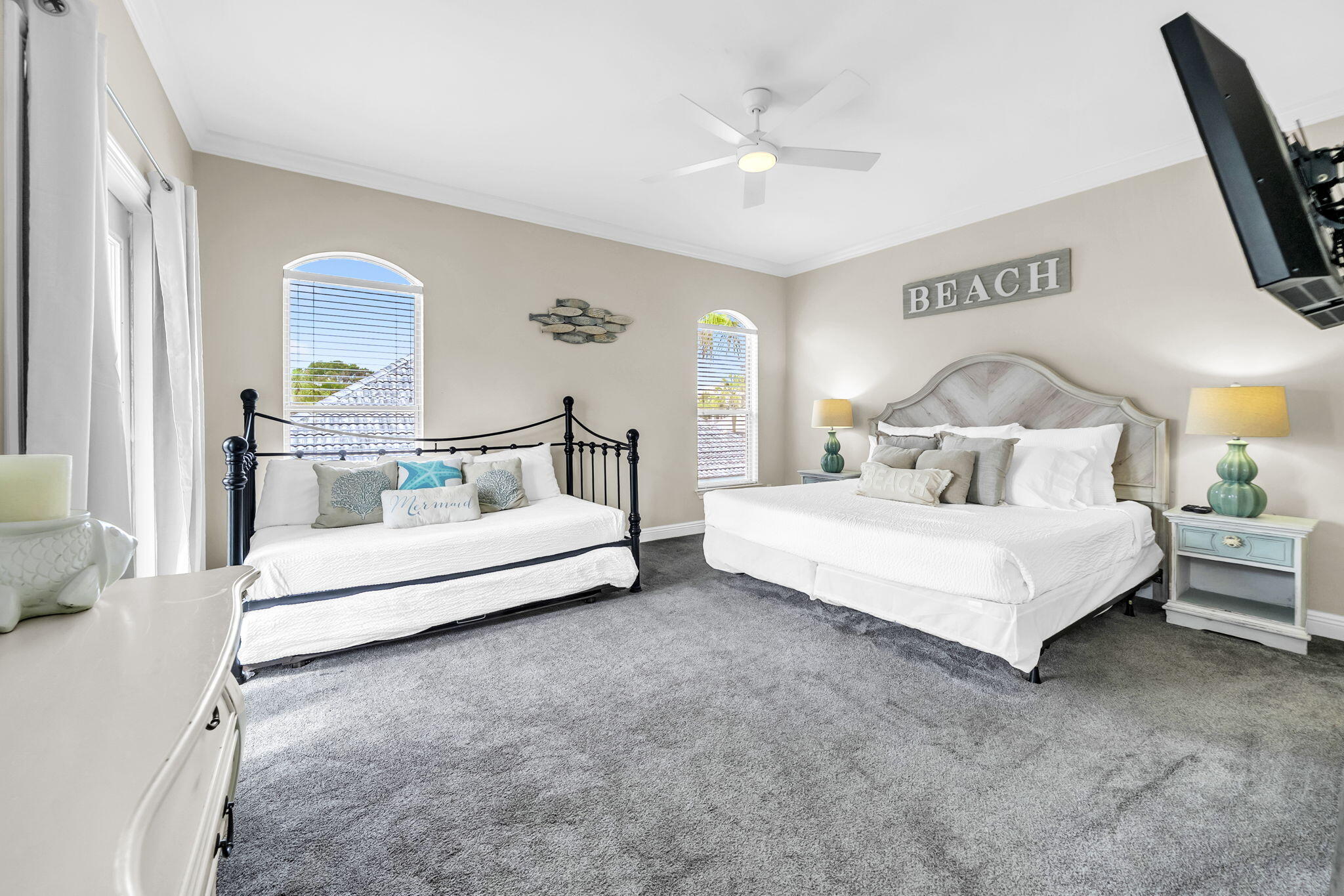 EMERALD SHORES - Residential