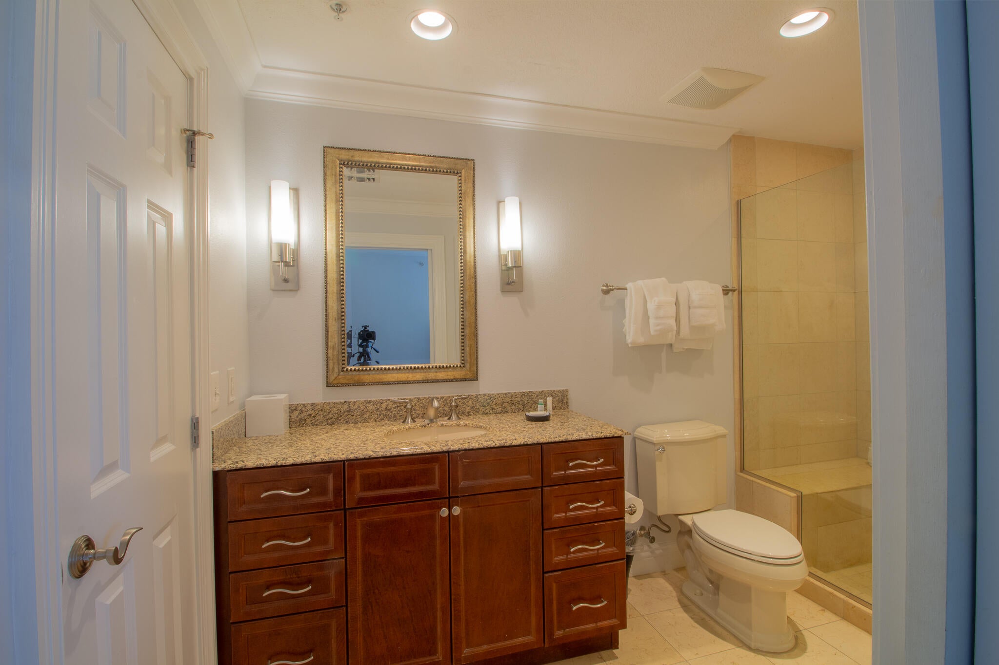 EMERALD GRANDE - Residential