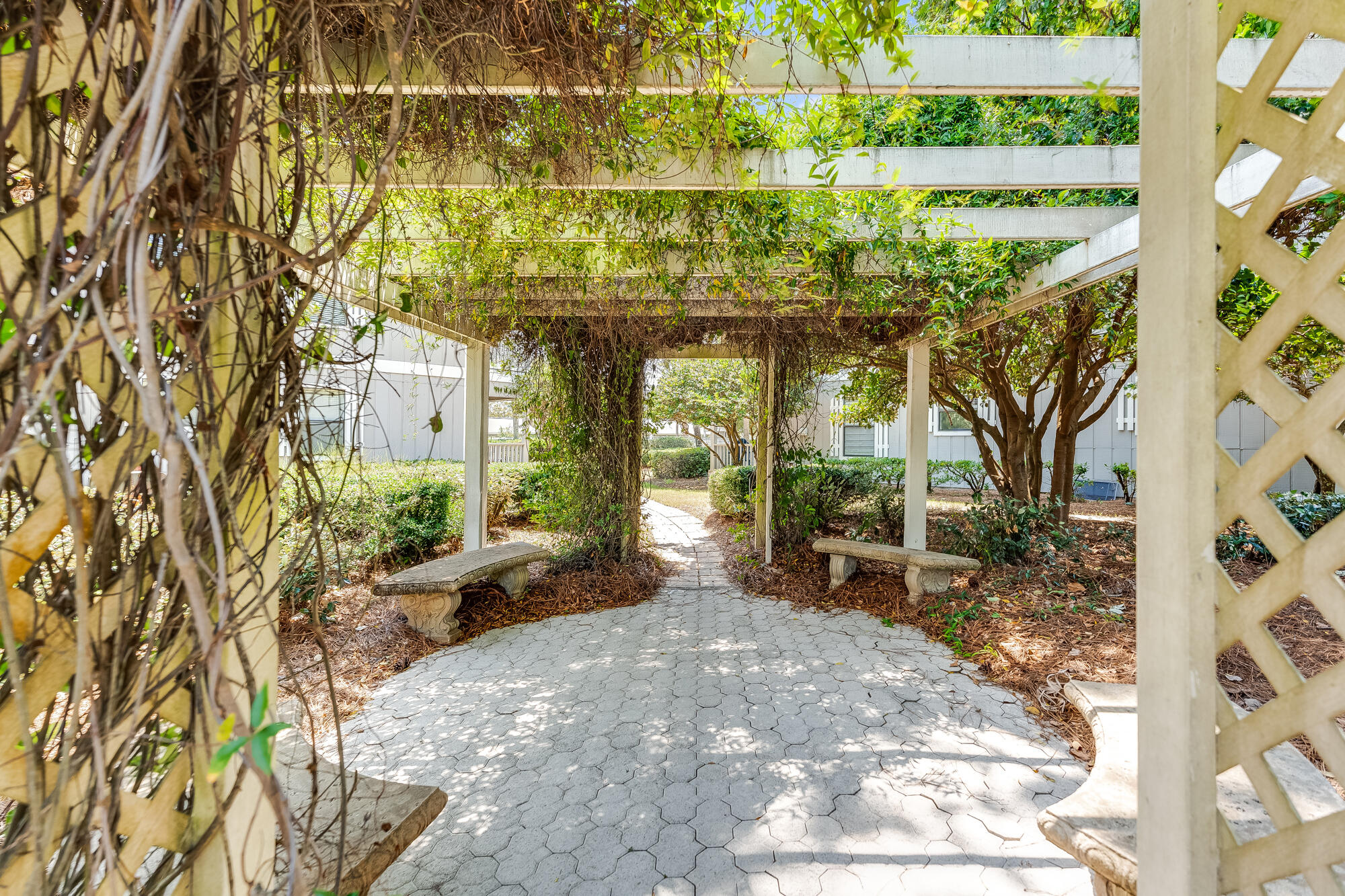 BEACHWOOD VILLAS CONDO - Residential