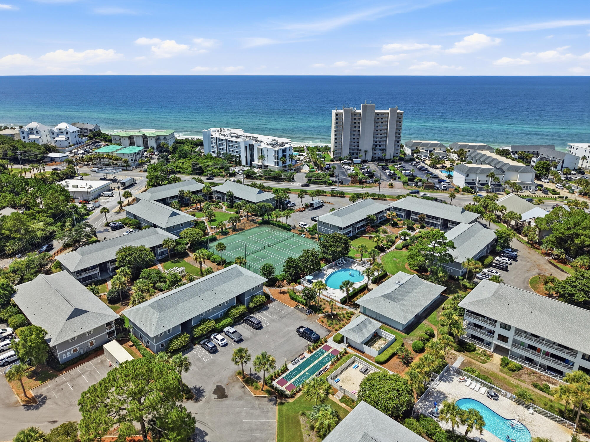 BEACHWOOD VILLAS CONDO - Residential