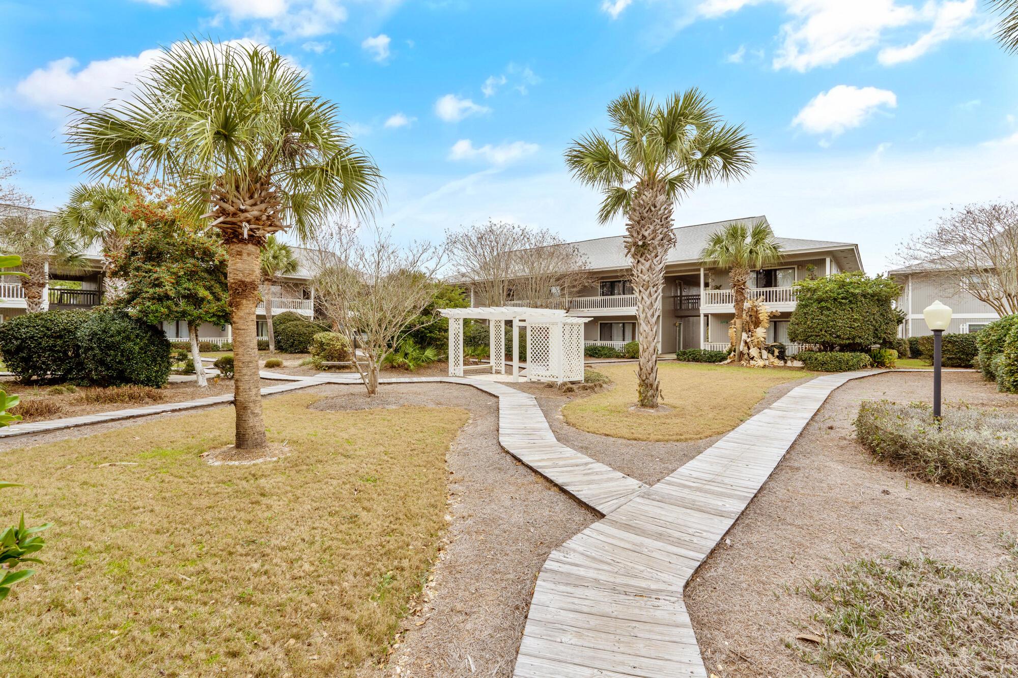 BEACHWOOD VILLAS CONDO - Residential