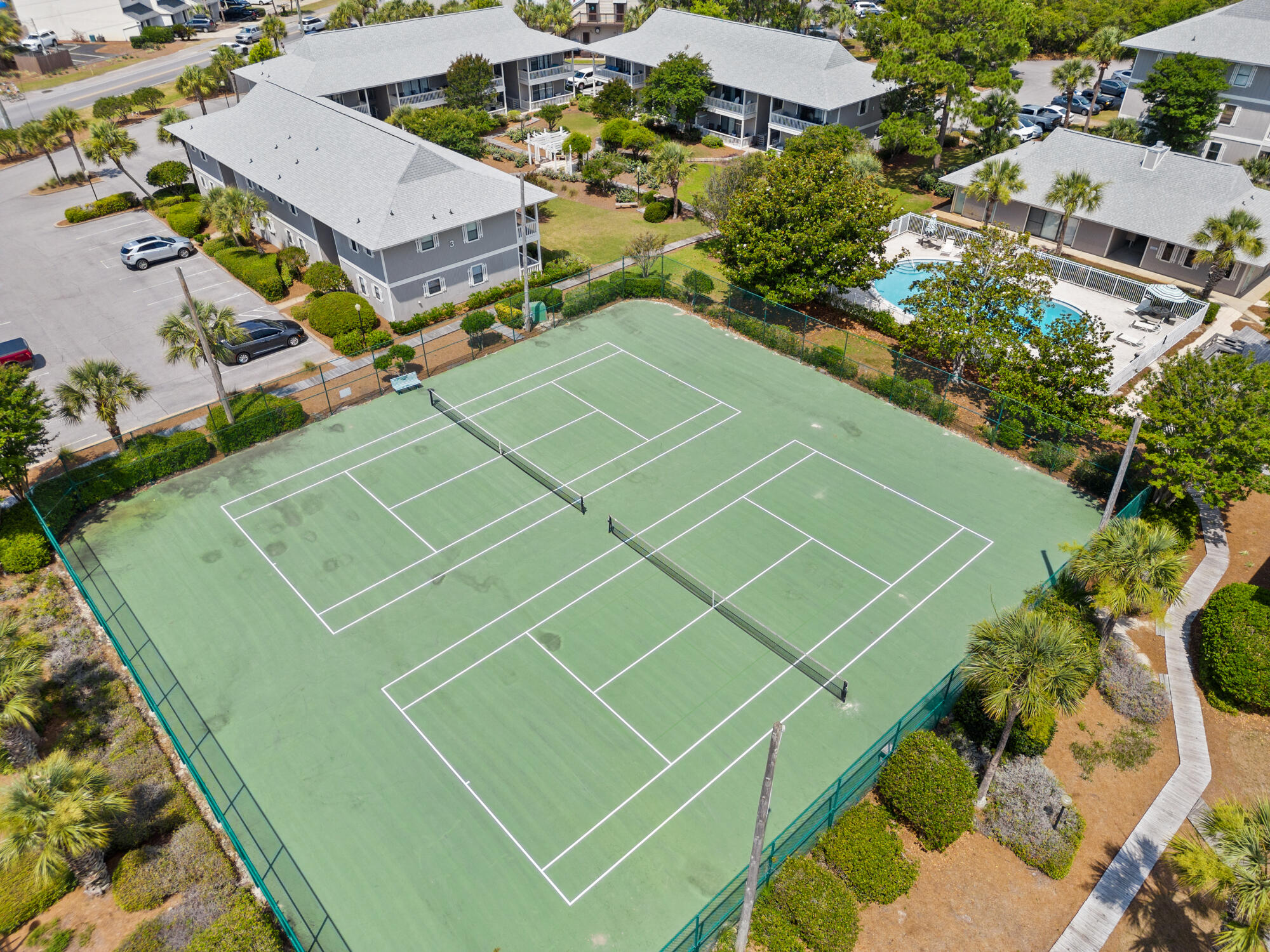 BEACHWOOD VILLAS CONDO - Residential
