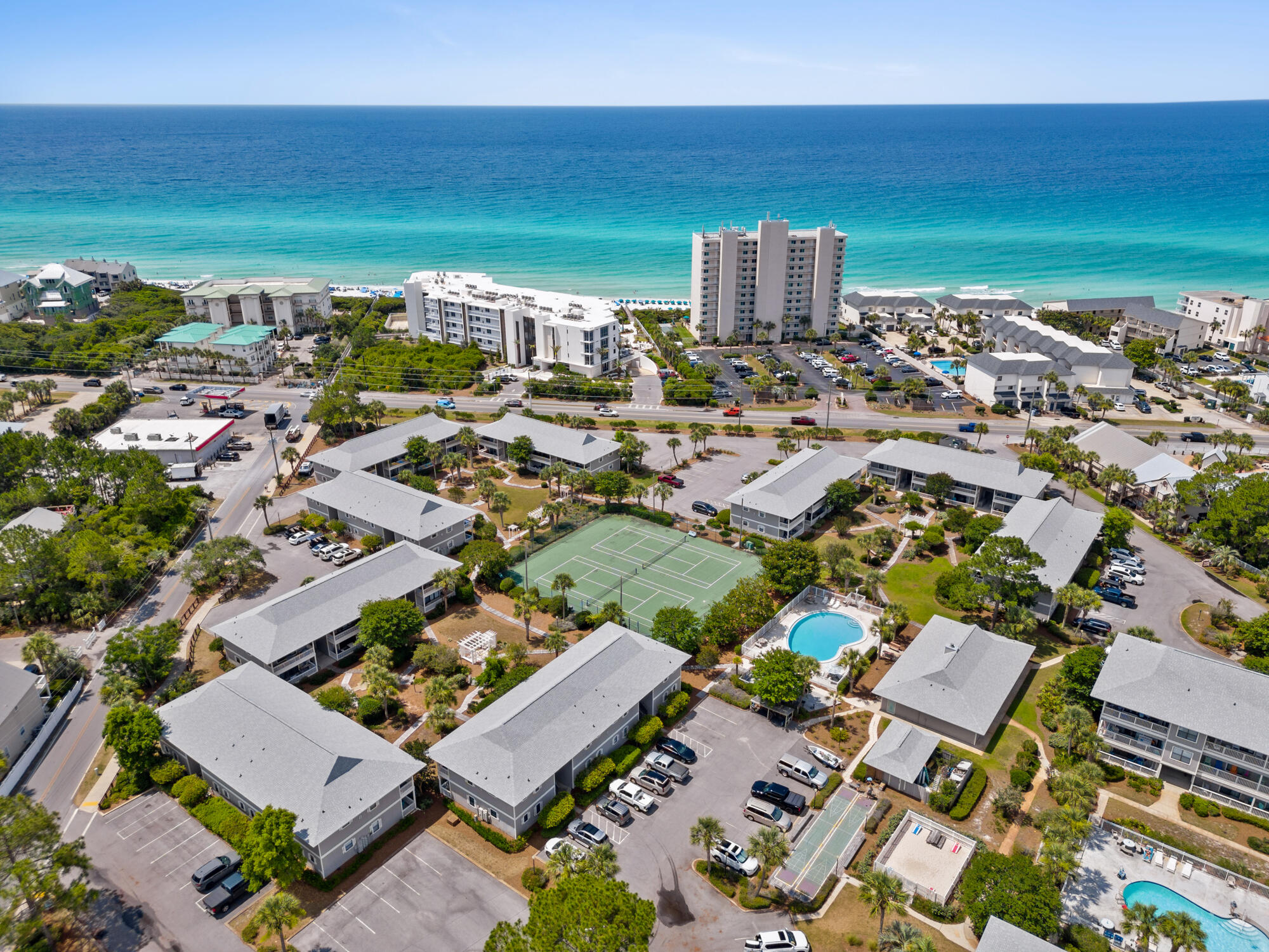 BEACHWOOD VILLAS CONDO - Residential
