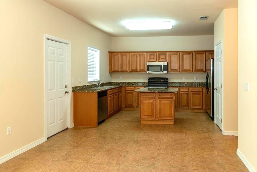 MERIDIAN SQUARE T/H - Residential Lease