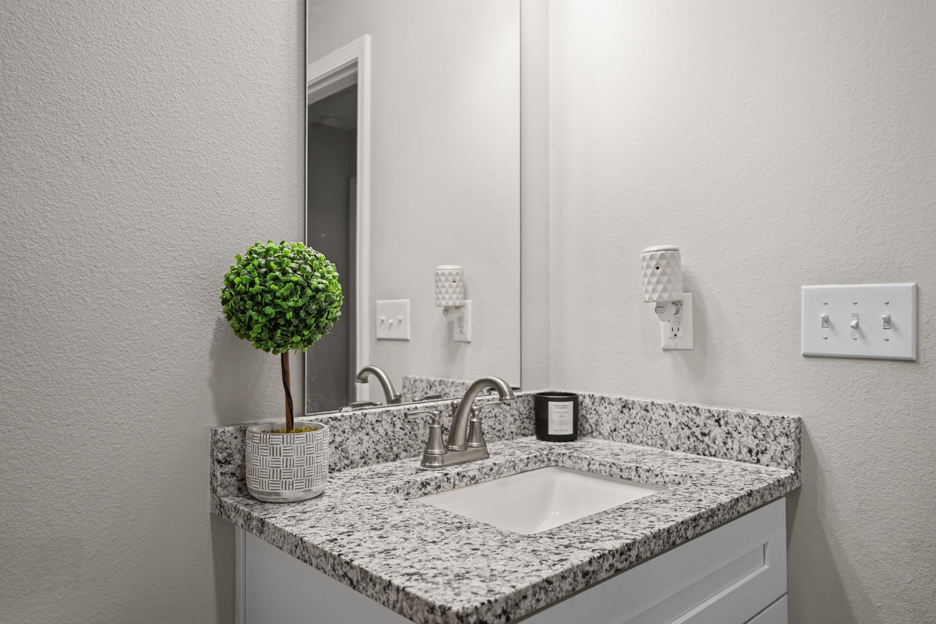 GARDEN CITY - Residential