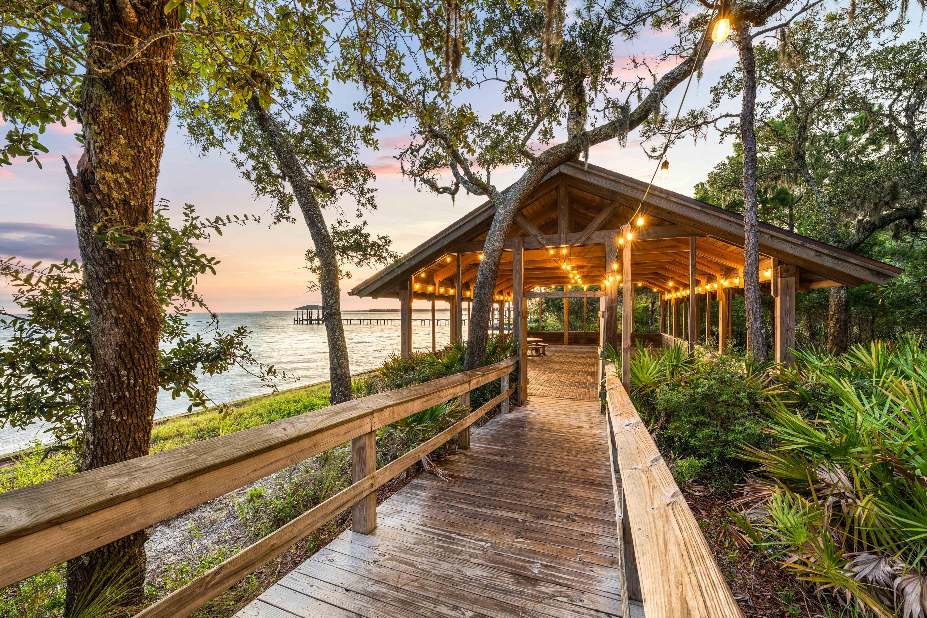 HAMMOCK BAY - STEAMBOAT LANDING - Residential