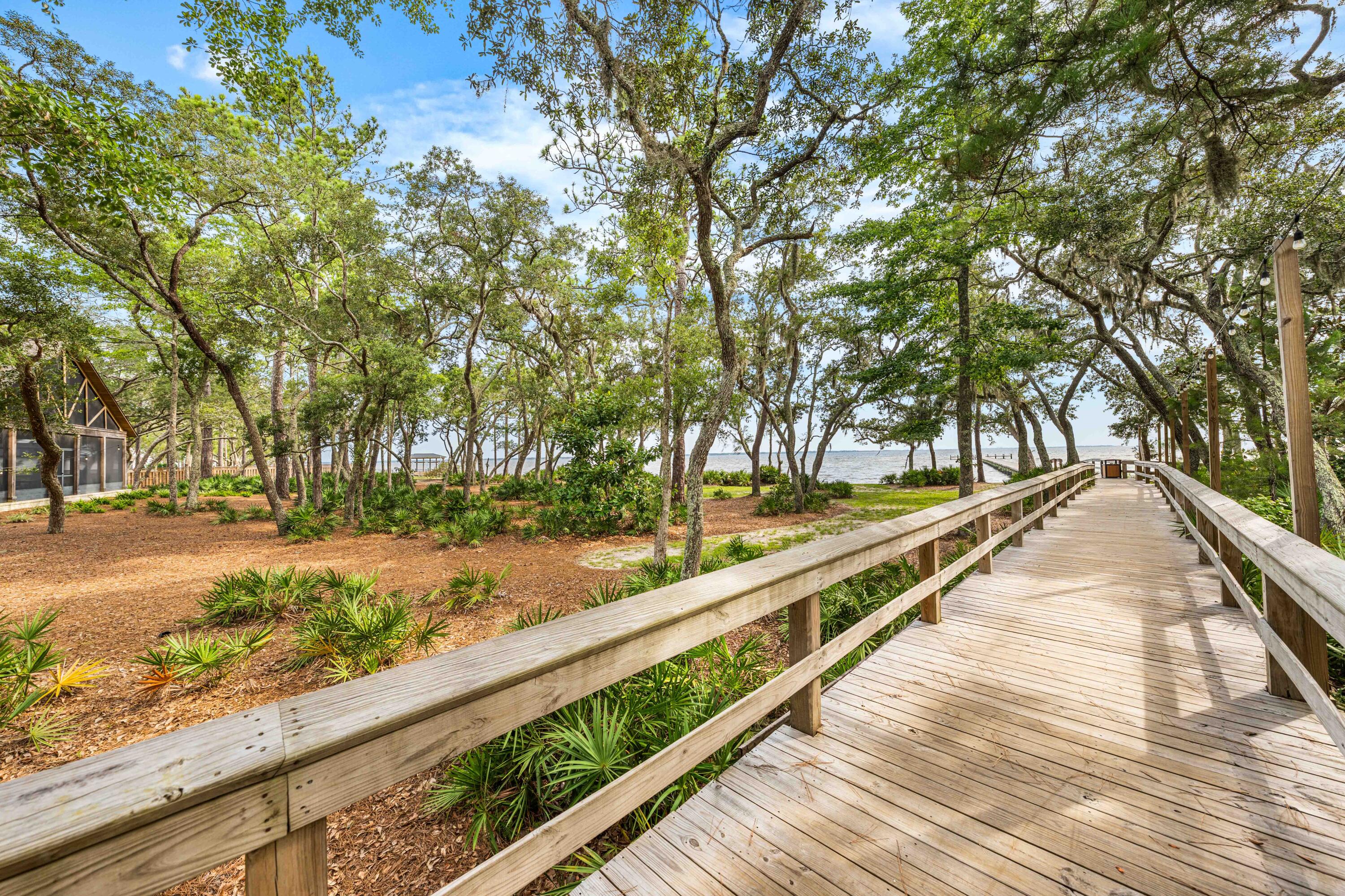 HAMMOCK BAY - STEAMBOAT LANDING - Residential
