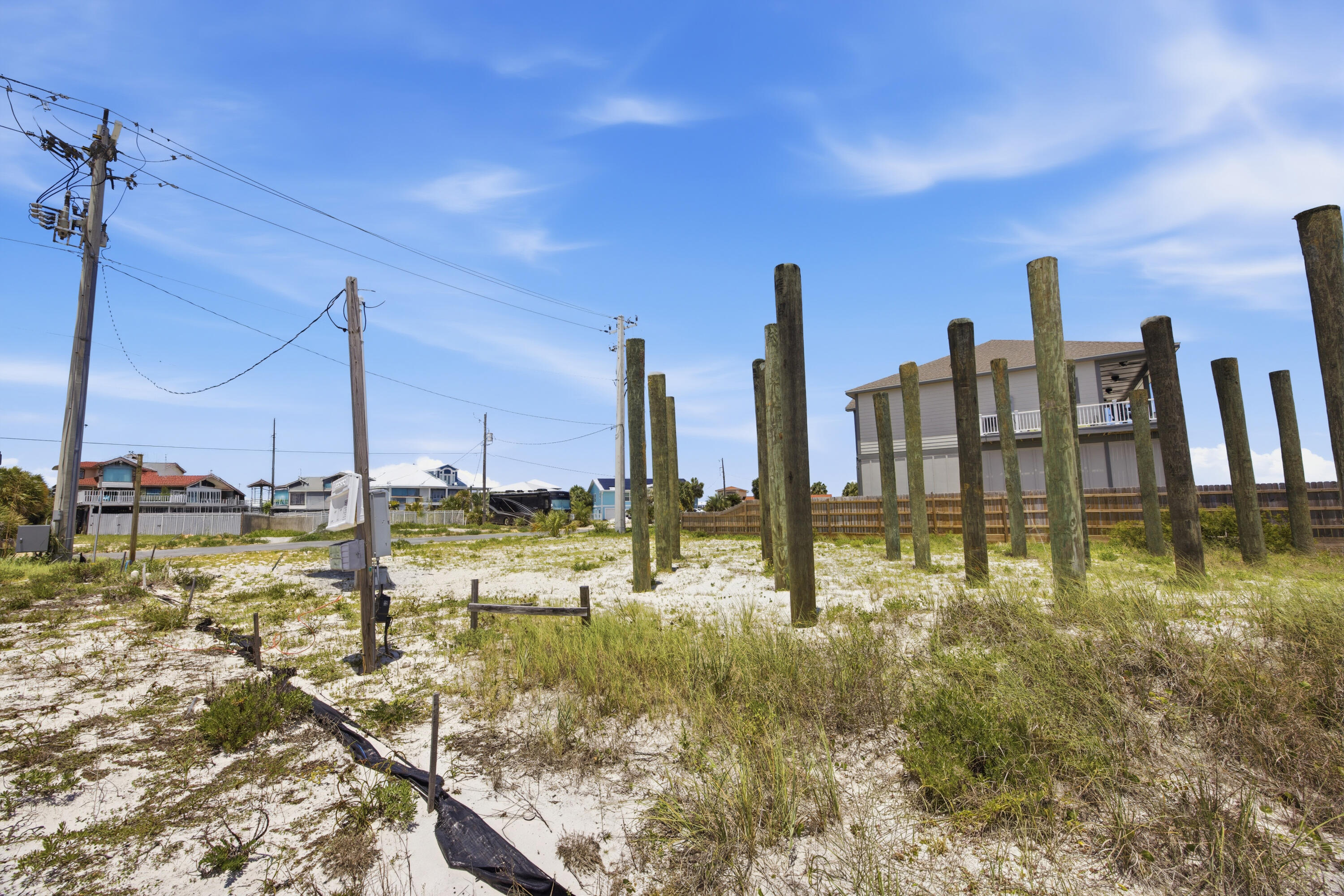 NO RECORDED SUBDIVISION - Land