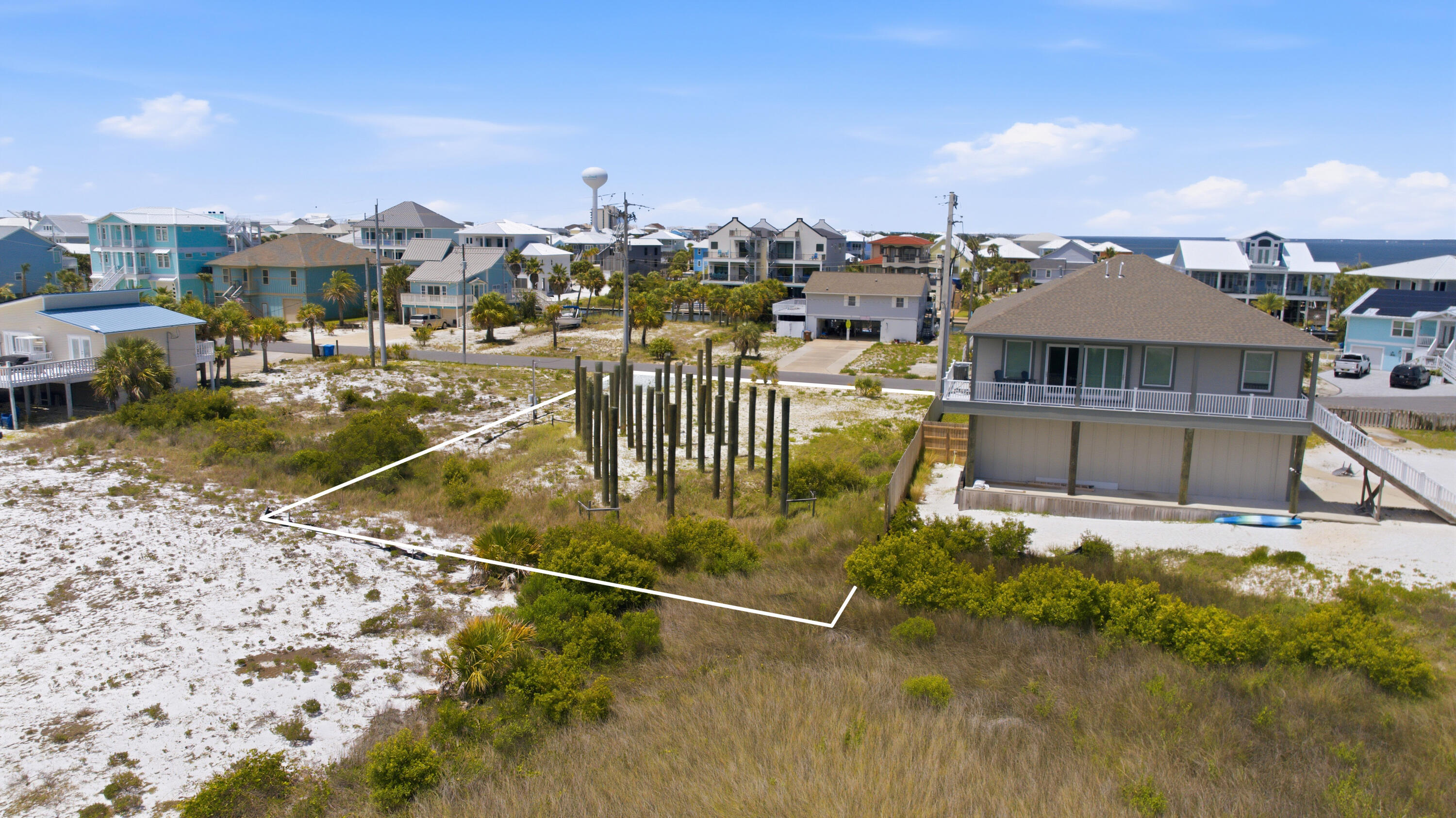 NO RECORDED SUBDIVISION - Land