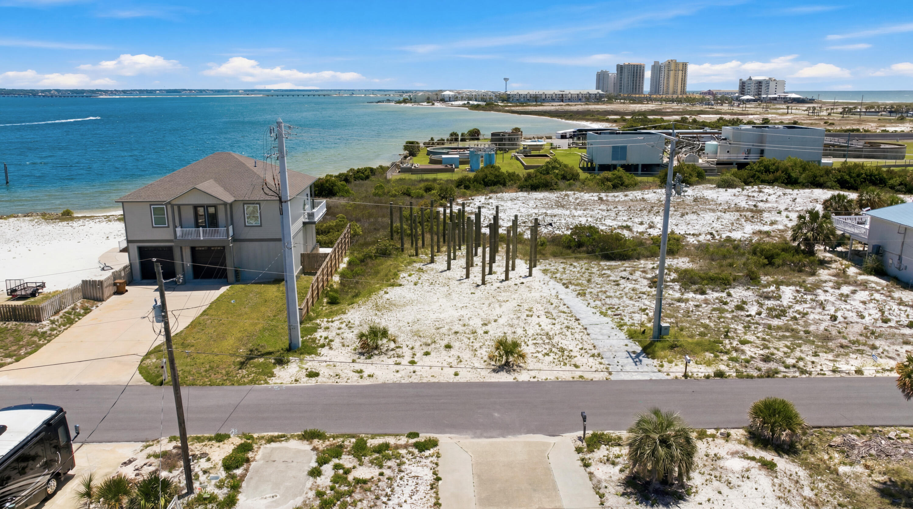 NO RECORDED SUBDIVISION - Land