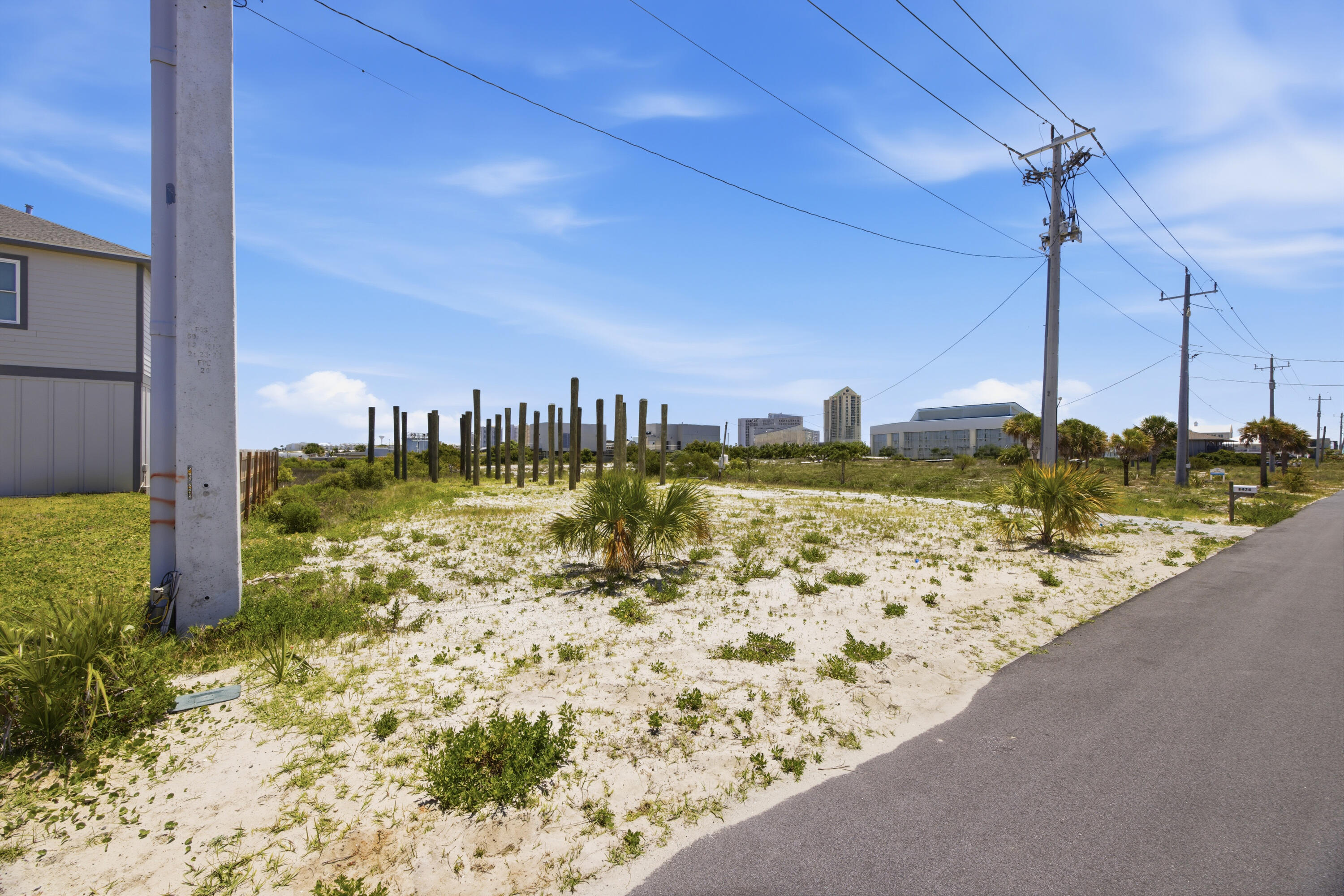 NO RECORDED SUBDIVISION - Land