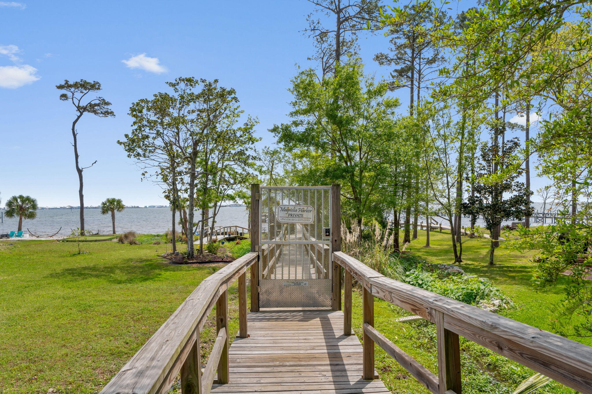 MAGNOLIA HARBOR - Residential