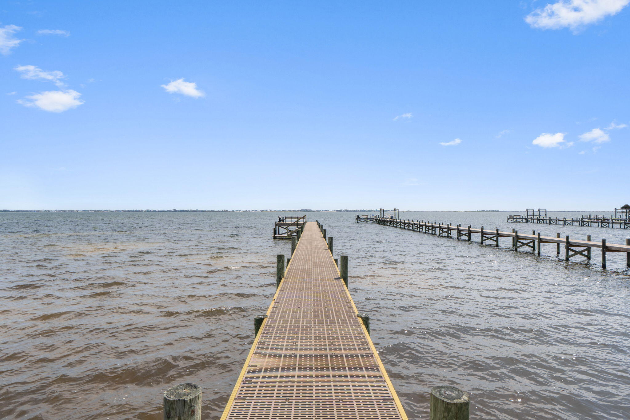 MAGNOLIA HARBOR - Residential