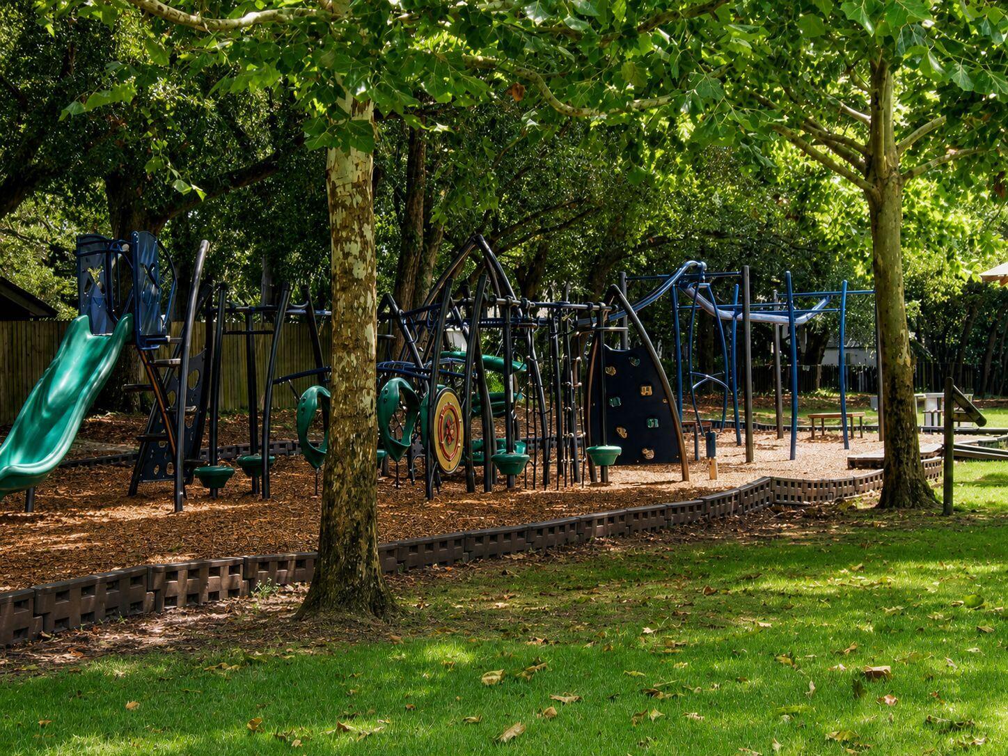 YACHT CLUB ESTATES - Residential Lease