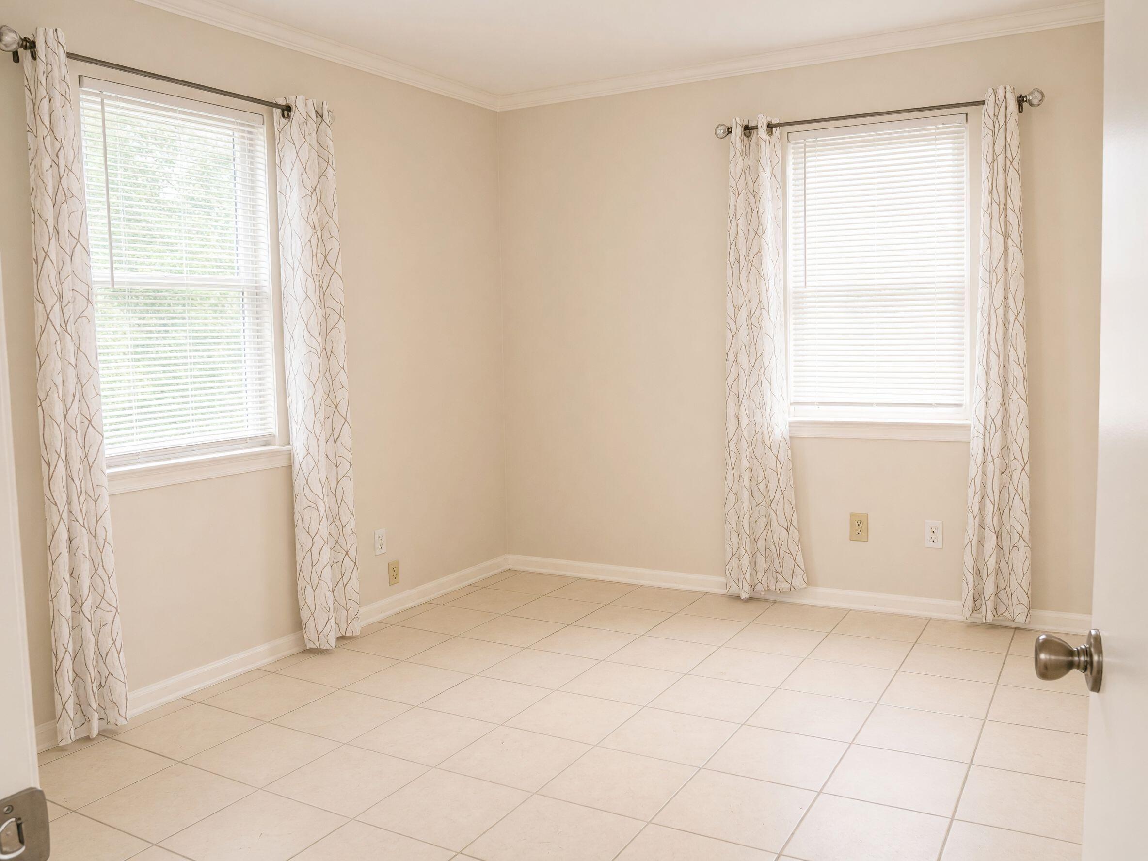YACHT CLUB ESTATES - Residential Lease