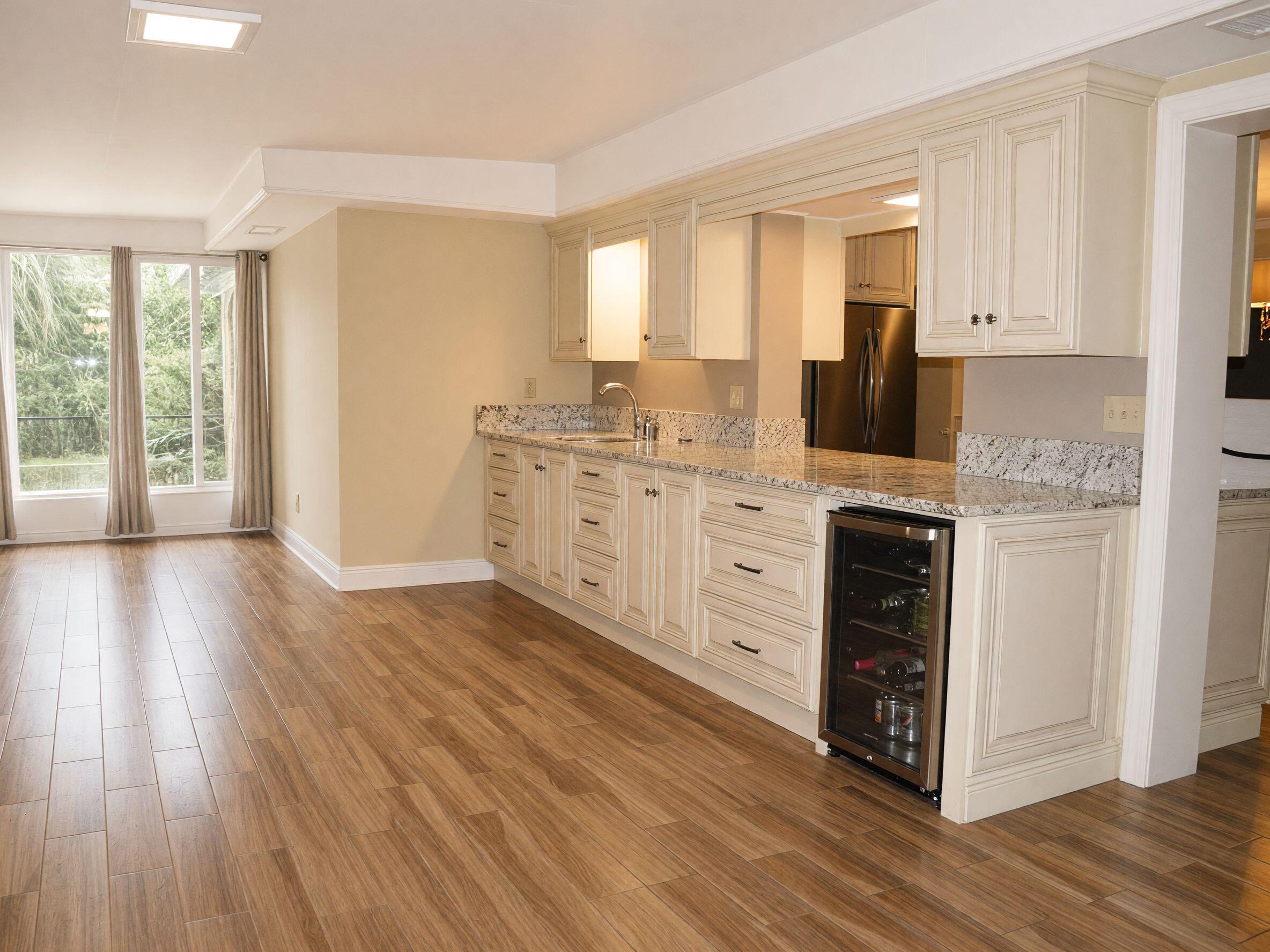 YACHT CLUB ESTATES - Residential Lease