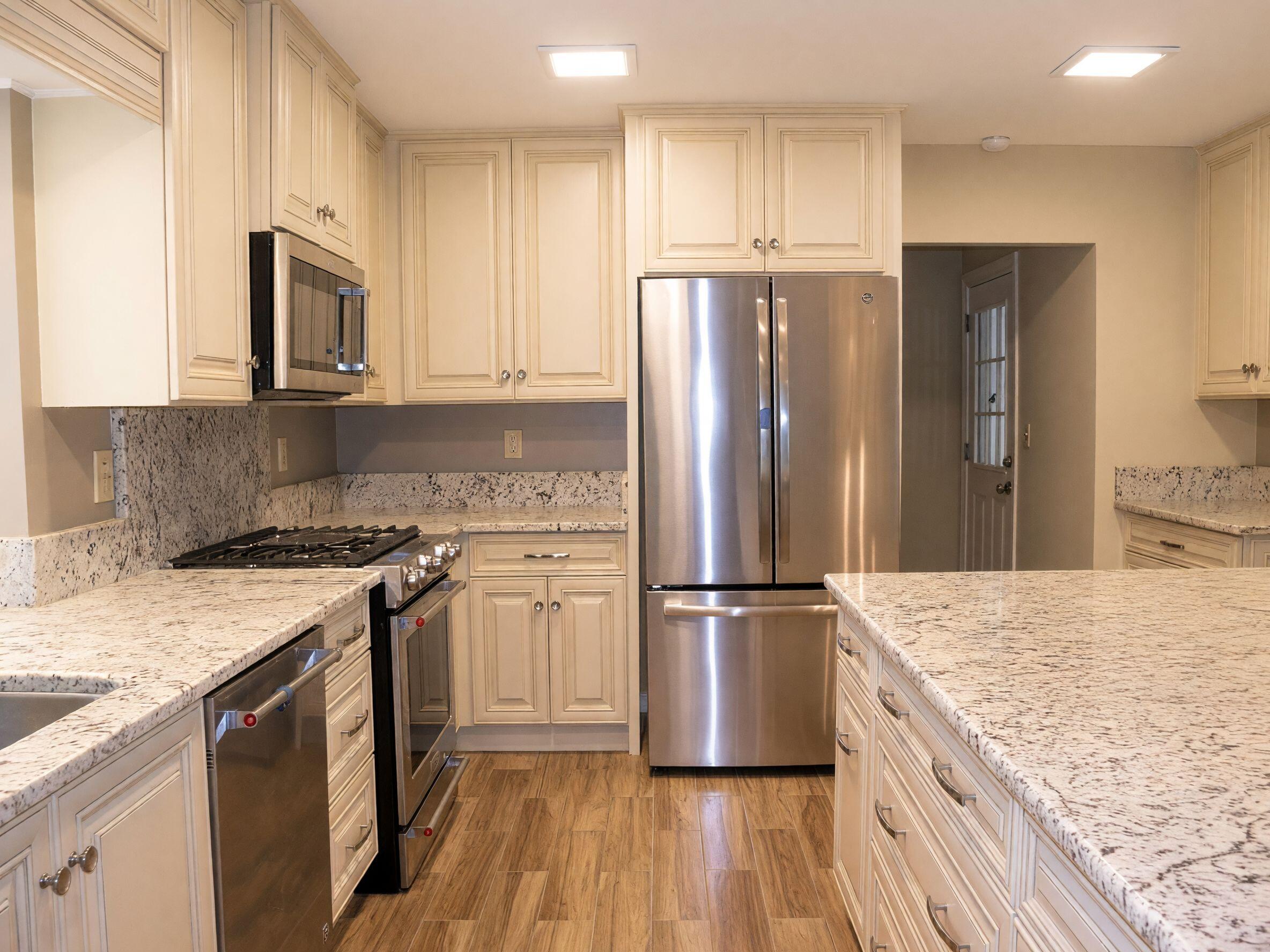 YACHT CLUB ESTATES - Residential Lease