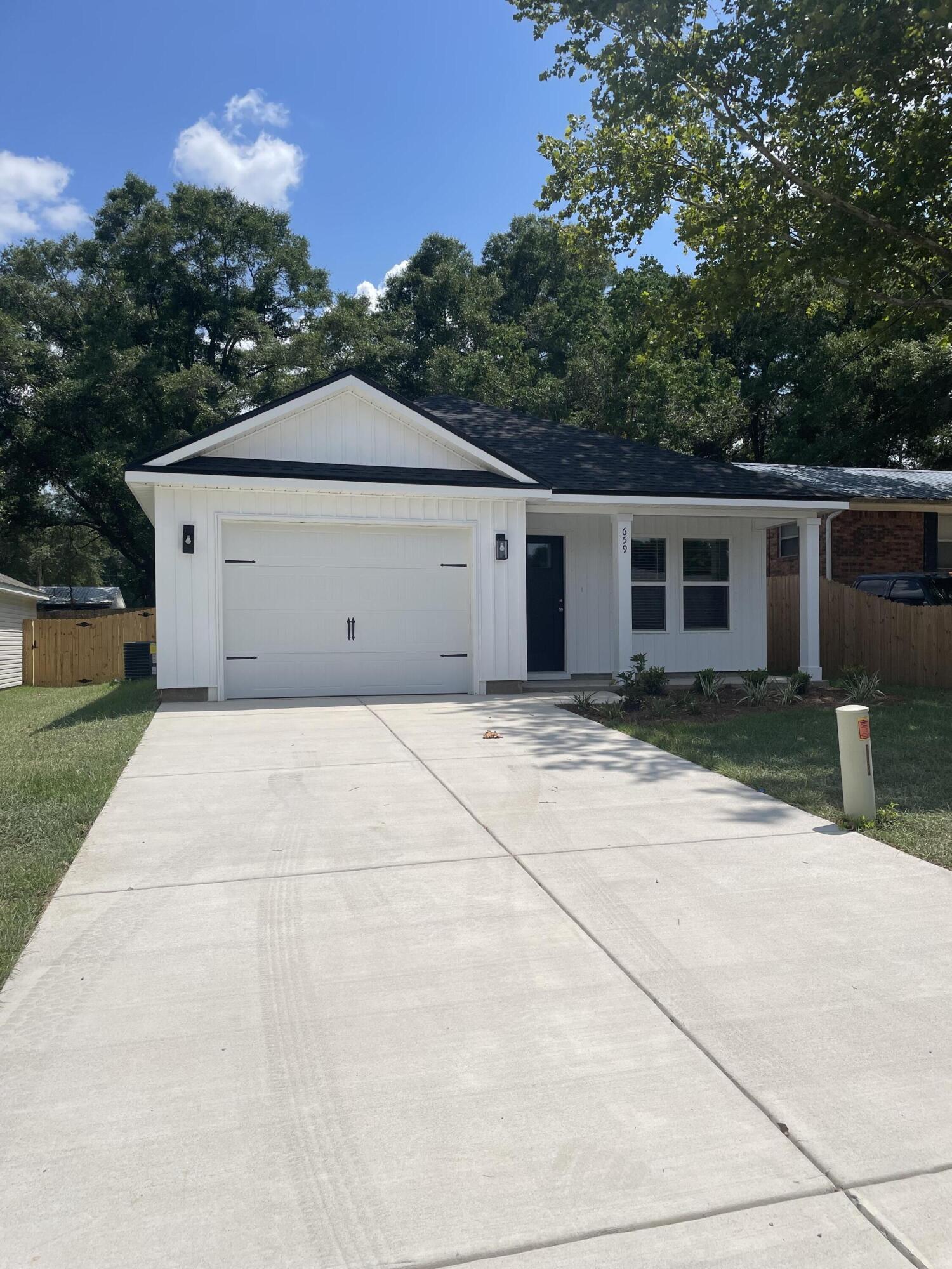 MORRIS ADDN TO CRESTVIEW - Residential