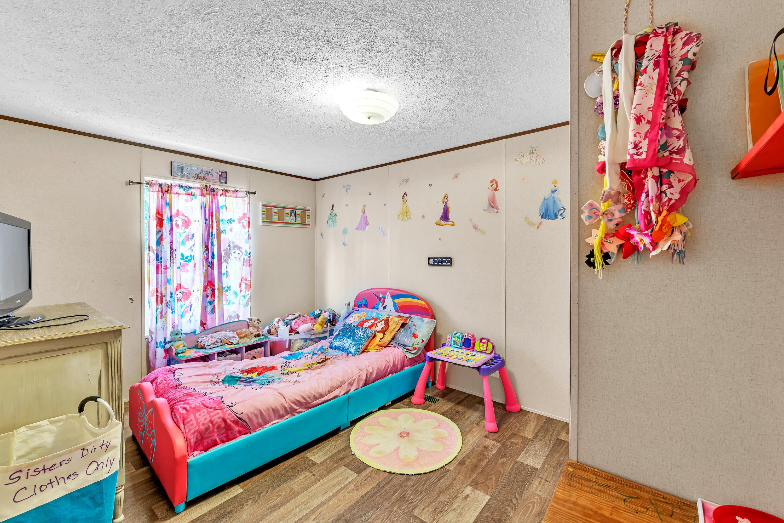 OAKWOOD HILLS - Residential
