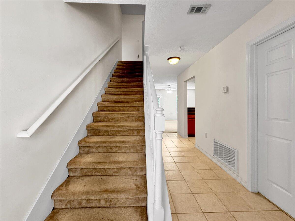 OAK PARK TOWNHOMES - Residential Lease