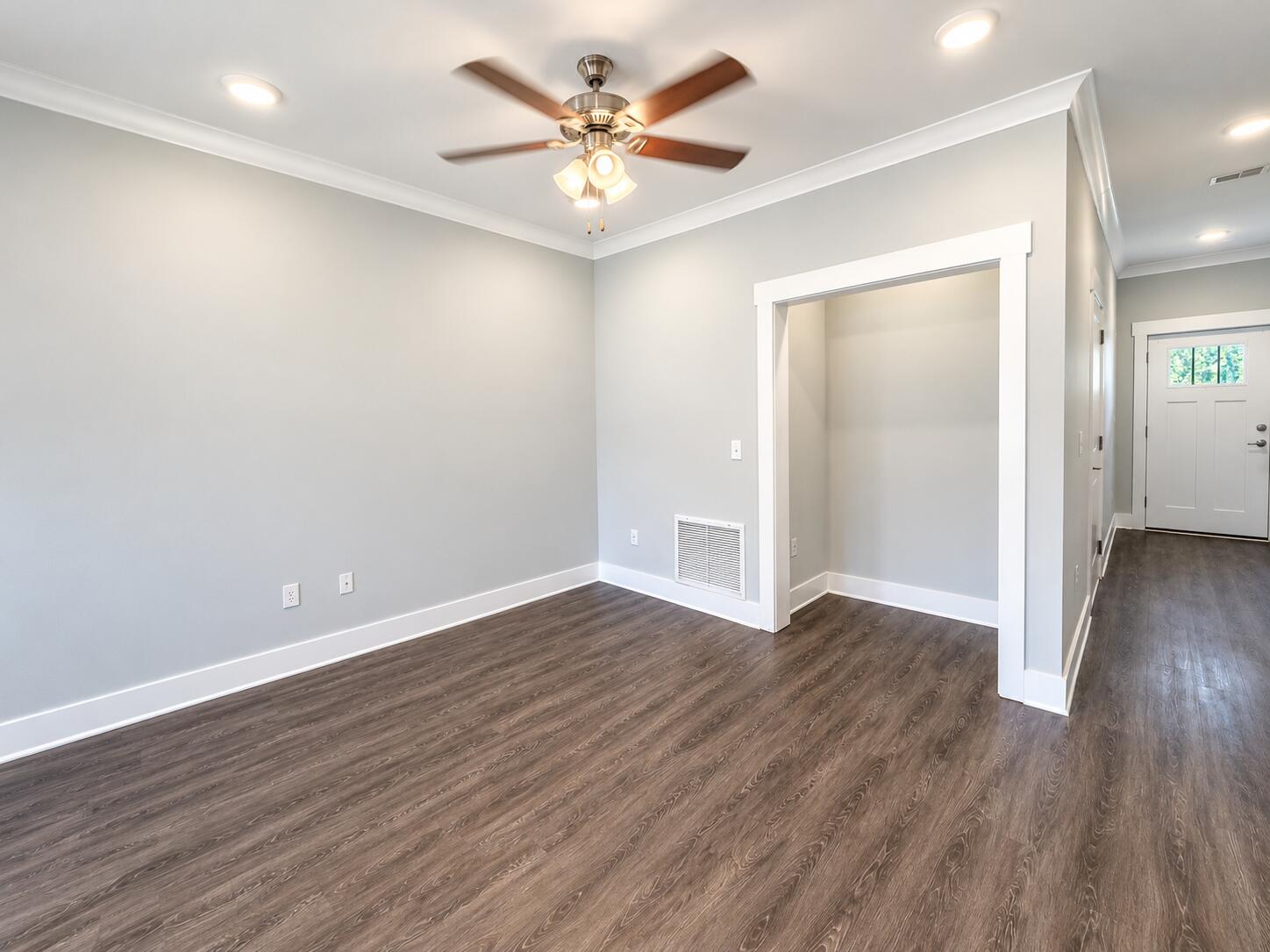VERANDAS AT FREEPORT - Residential Lease