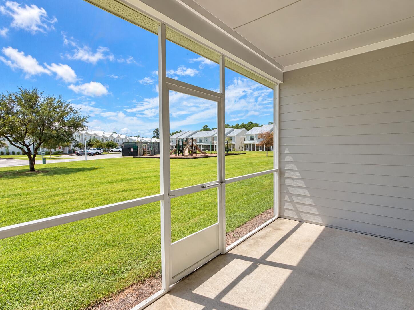 VERANDAS AT FREEPORT - Residential Lease