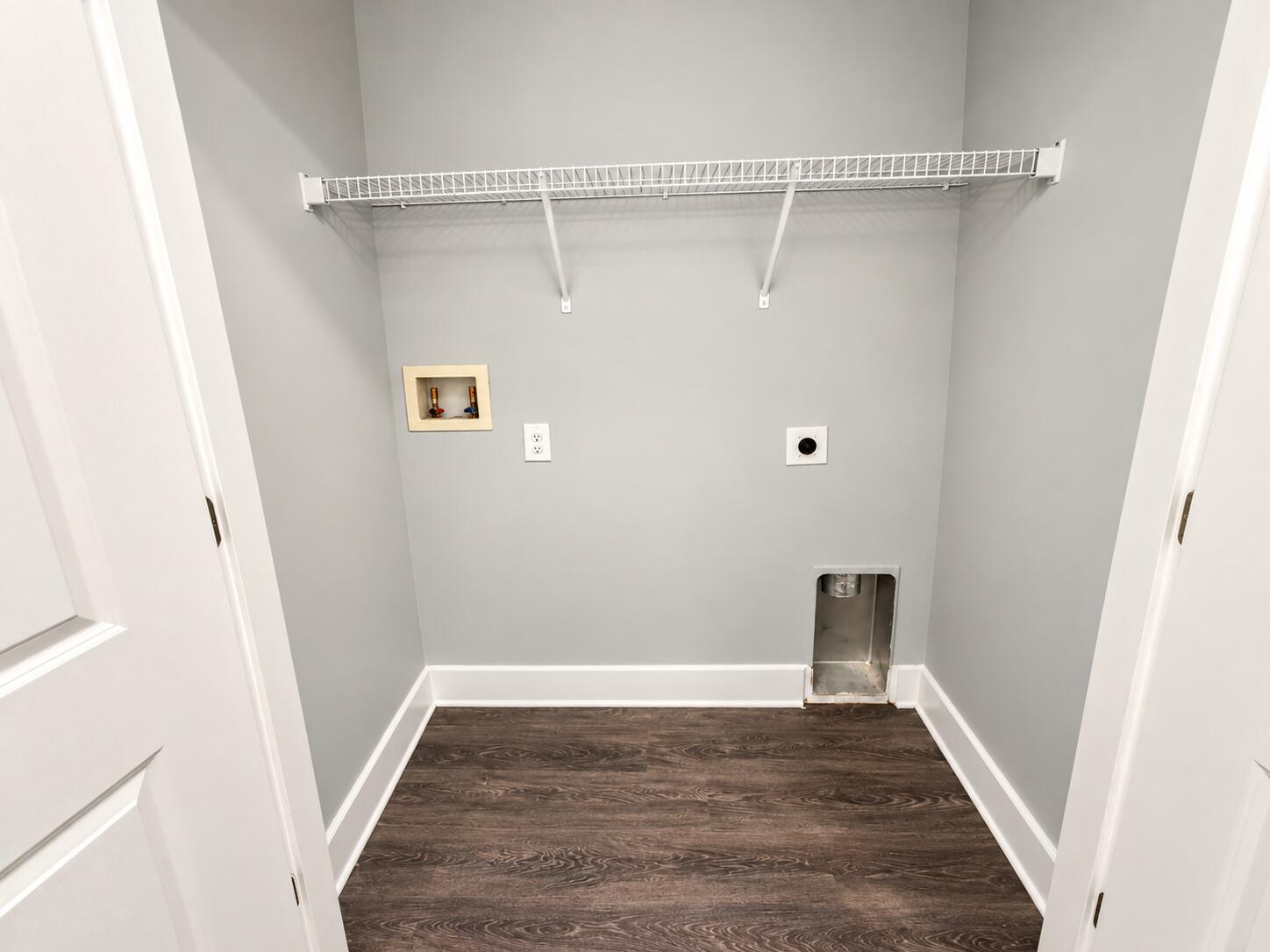VERANDAS AT FREEPORT - Residential Lease